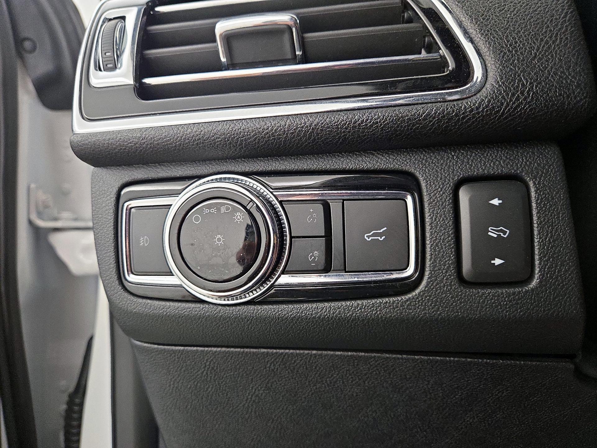 Thumbnail: 2020 Lincoln Navigator - 13