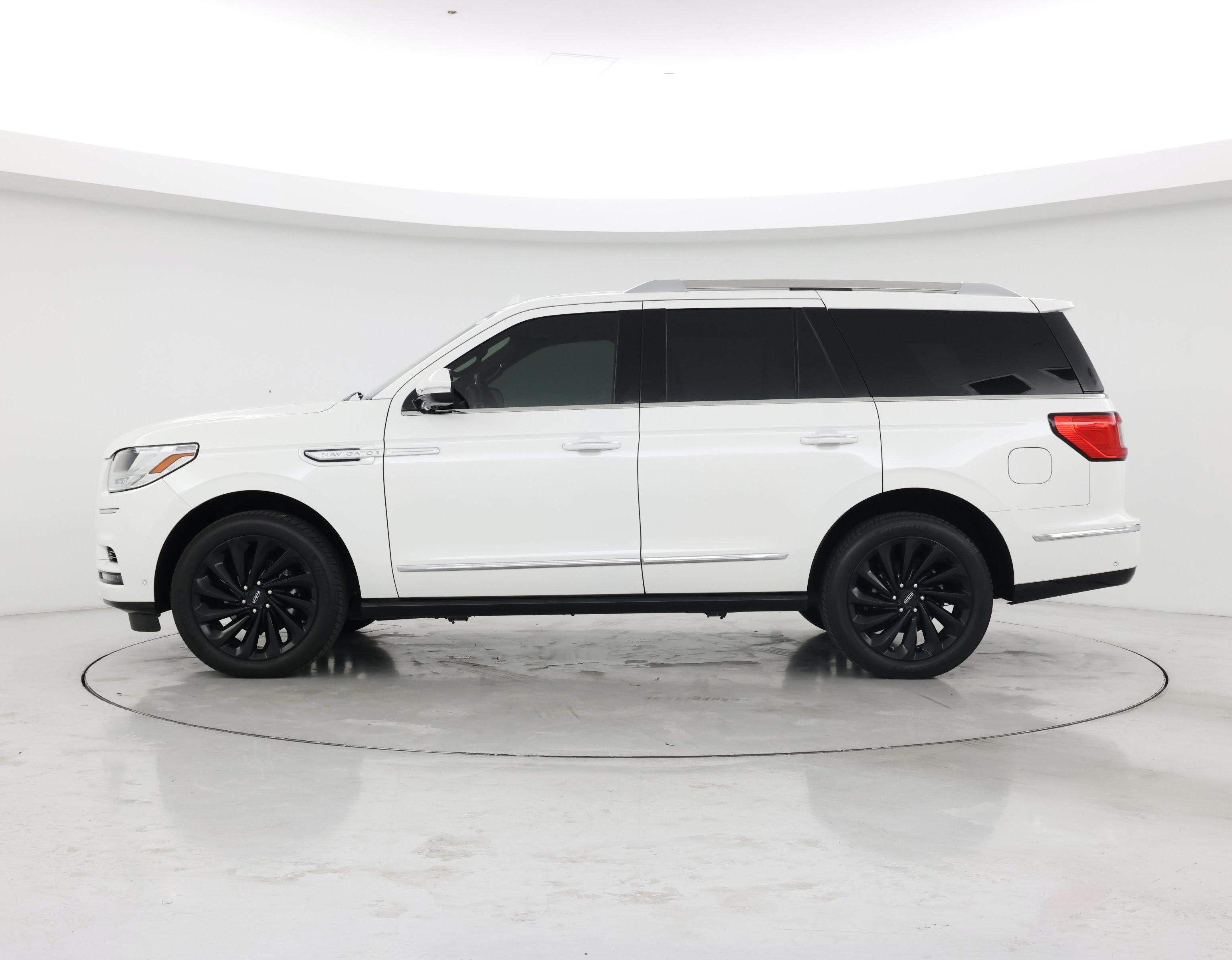 Thumbnail: 2020 Lincoln Navigator - 3