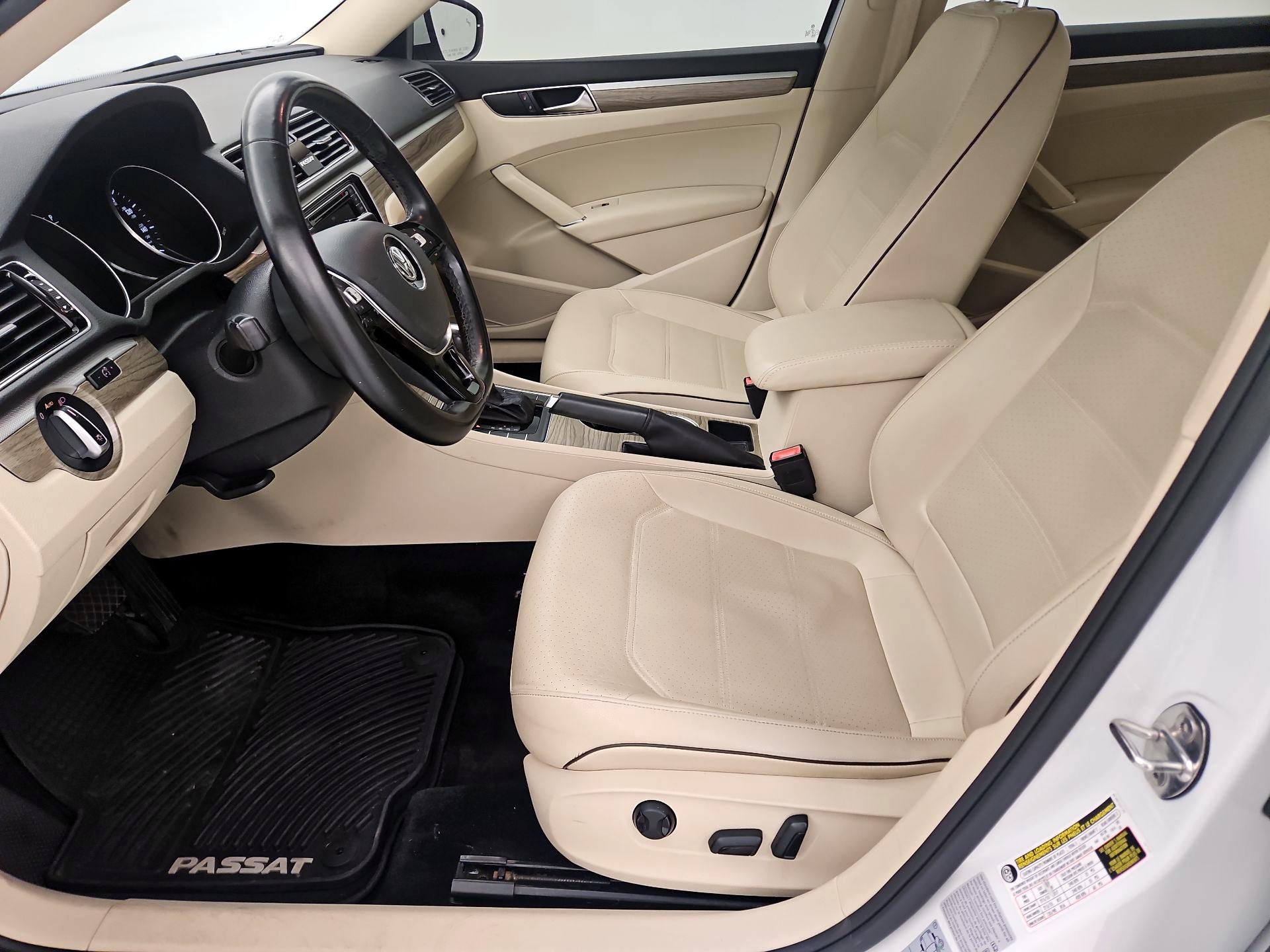 Thumbnail: 2018 Volkswagen Passat - 11
