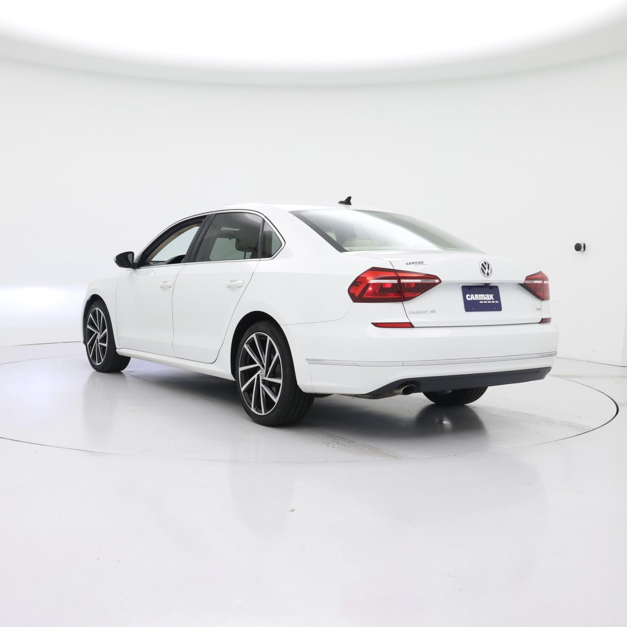 Thumbnail: 2018 Volkswagen Passat - 2