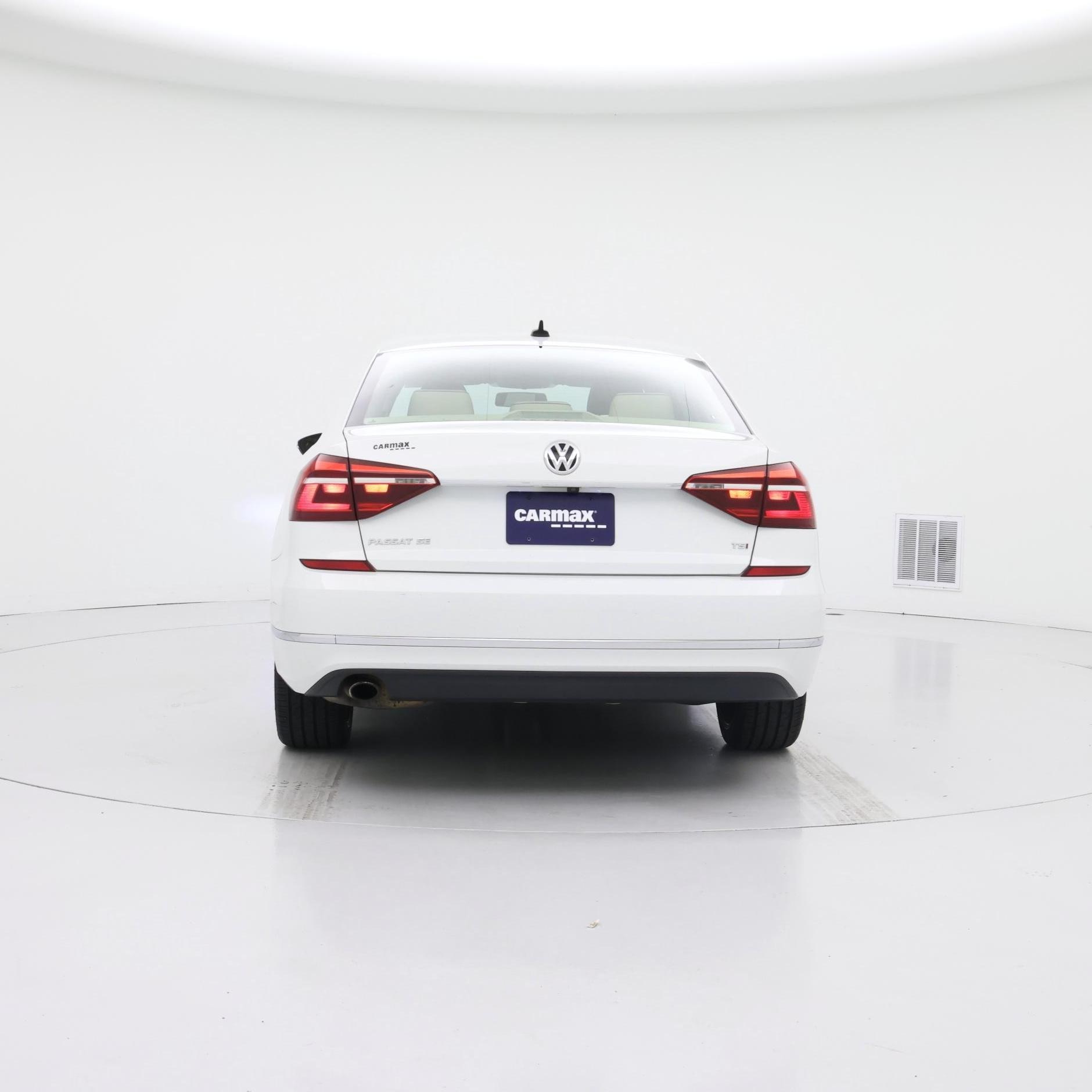 Thumbnail: 2018 Volkswagen Passat - 6