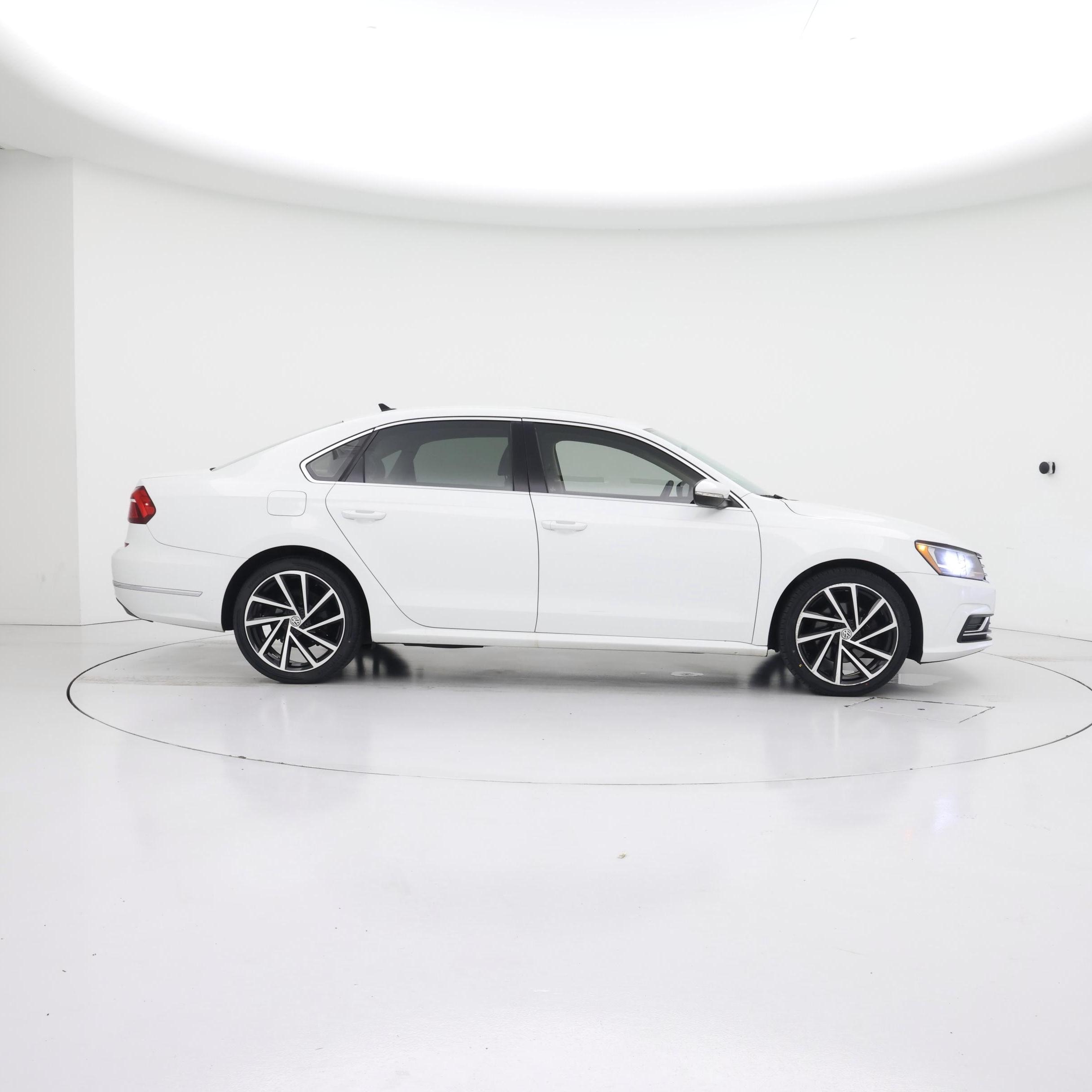 Thumbnail: 2018 Volkswagen Passat - 7