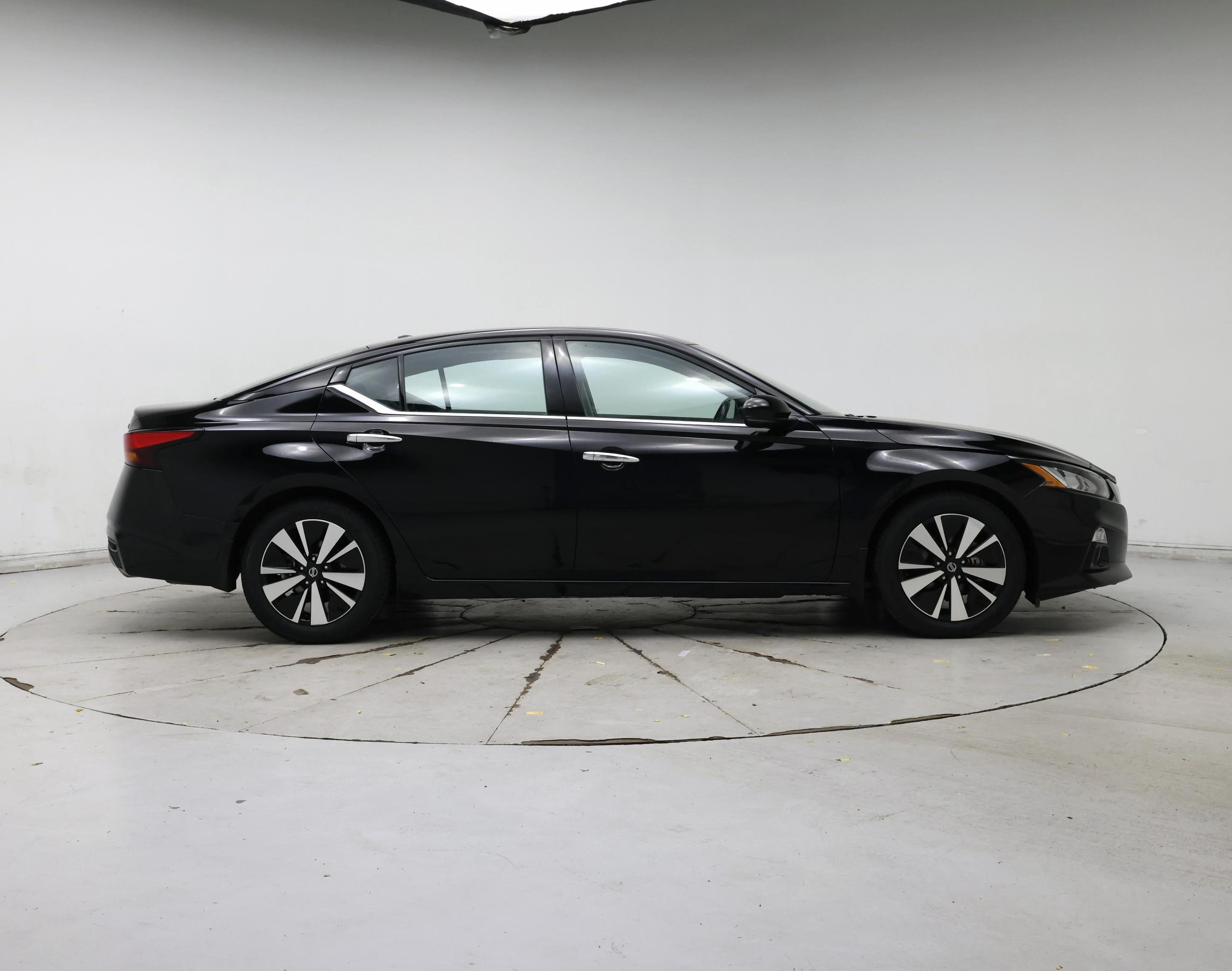 Thumbnail: 2022 Nissan Altima - 7