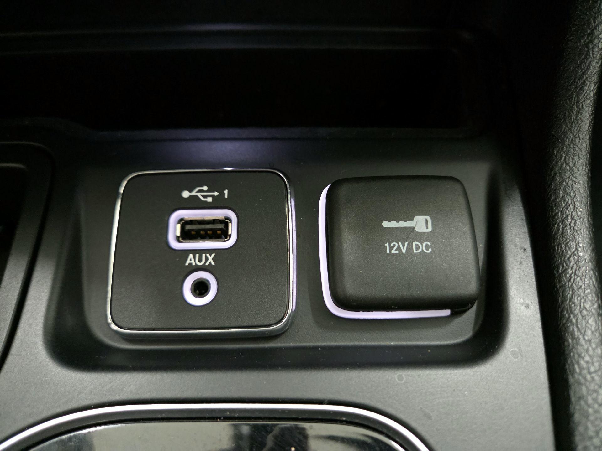Thumbnail: 2019 Jeep Cherokee - 18