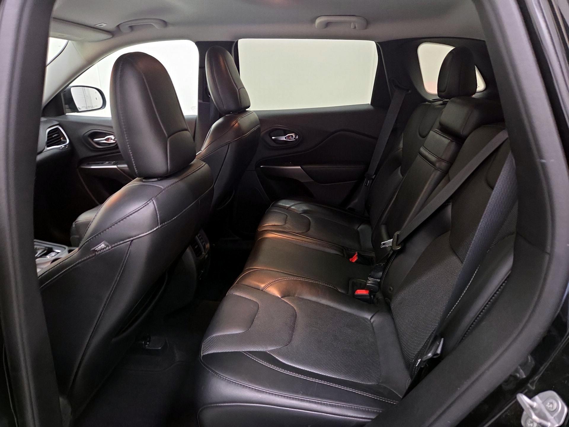 Thumbnail: 2019 Jeep Cherokee - 19