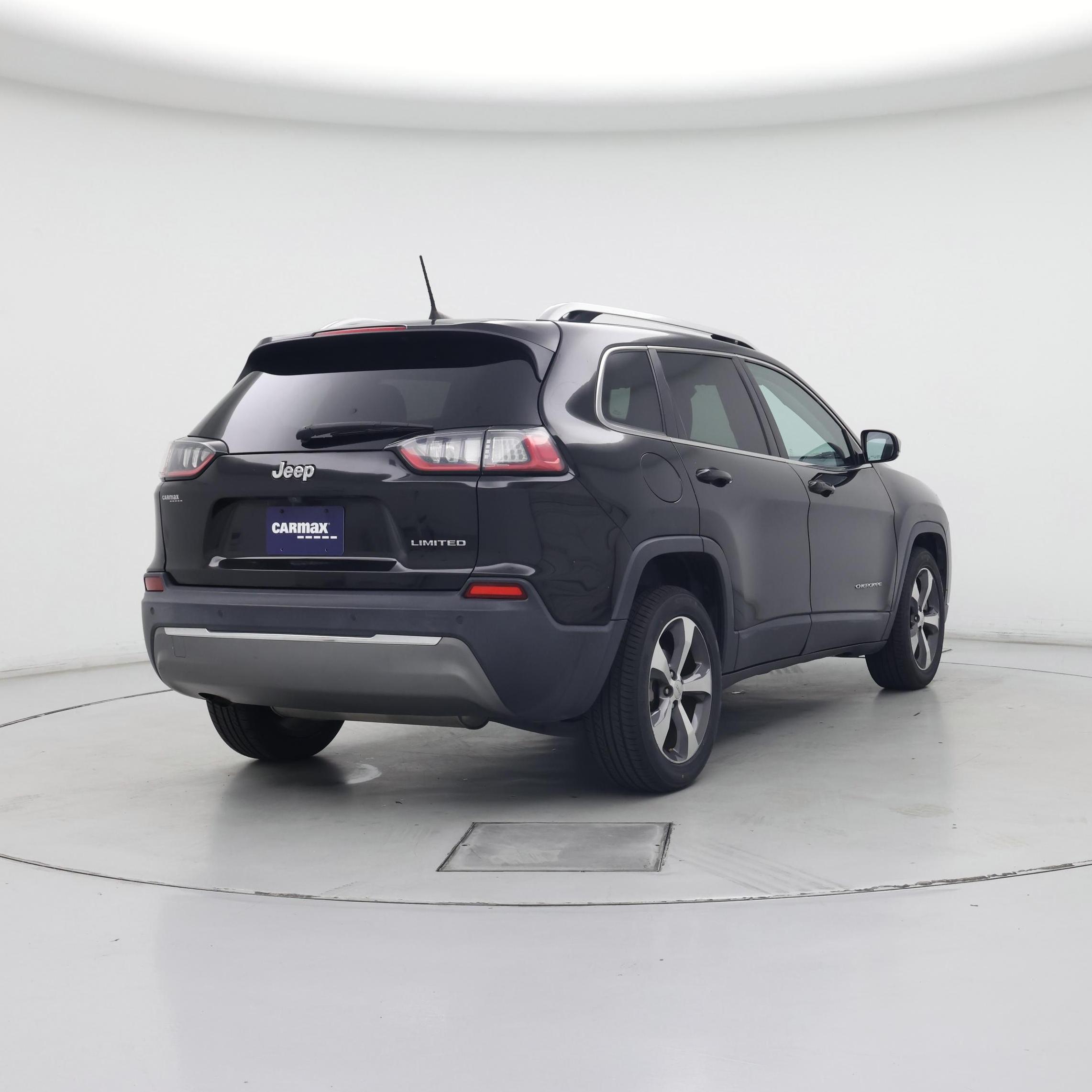 Thumbnail: 2019 Jeep Cherokee - 8