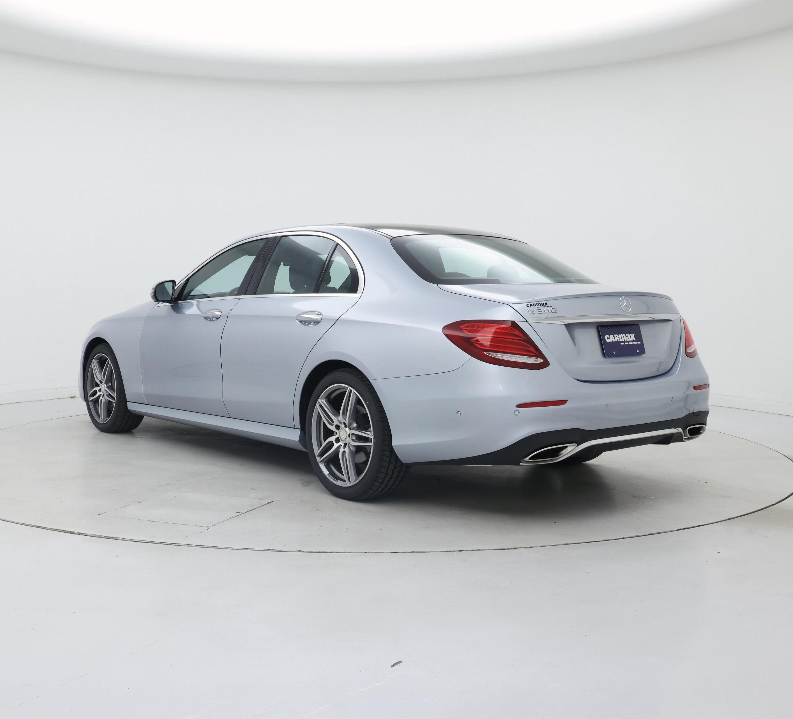 Thumbnail: 2017 Mercedes-Benz E-Class - 2