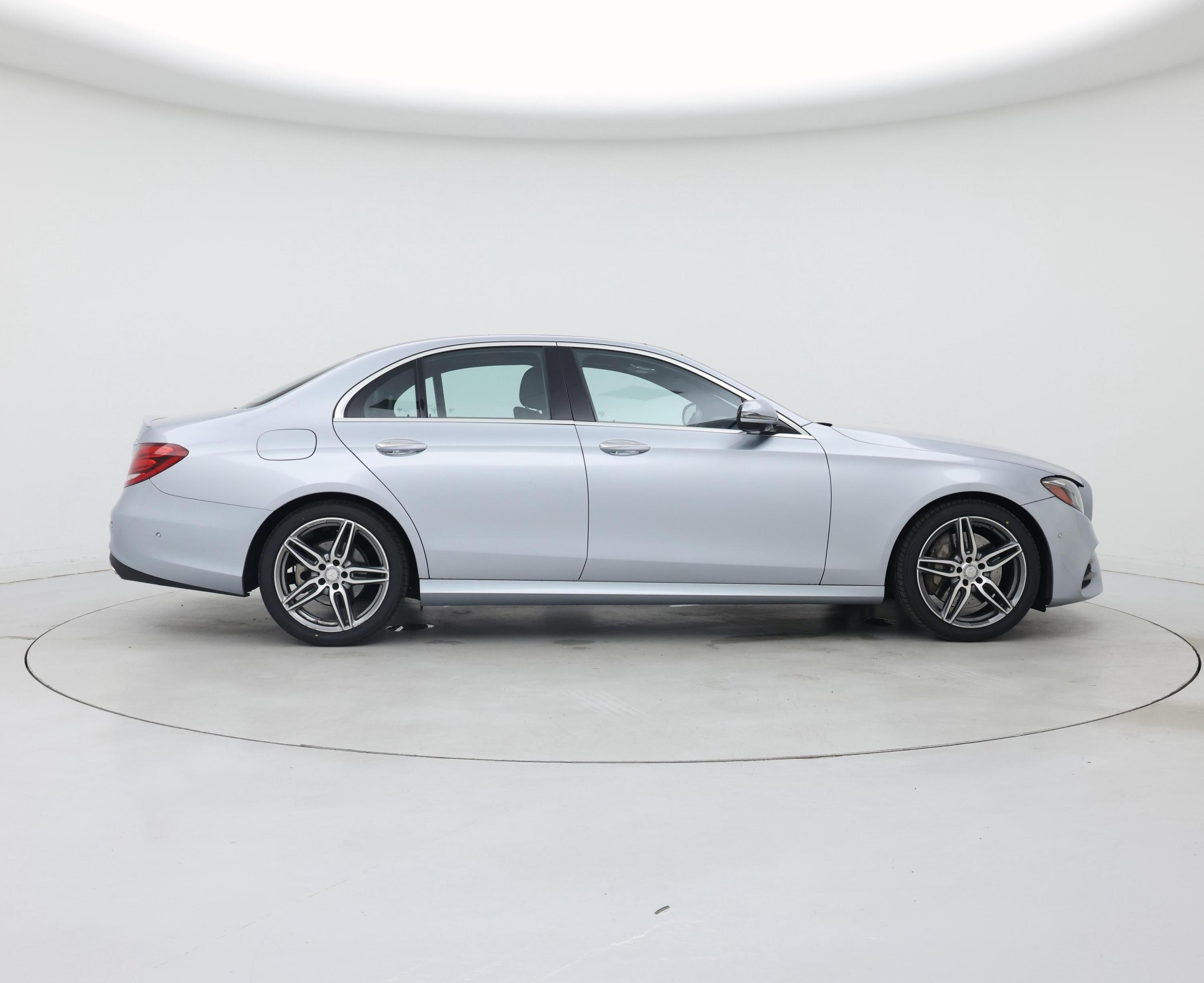 Thumbnail: 2017 Mercedes-Benz E-Class - 7