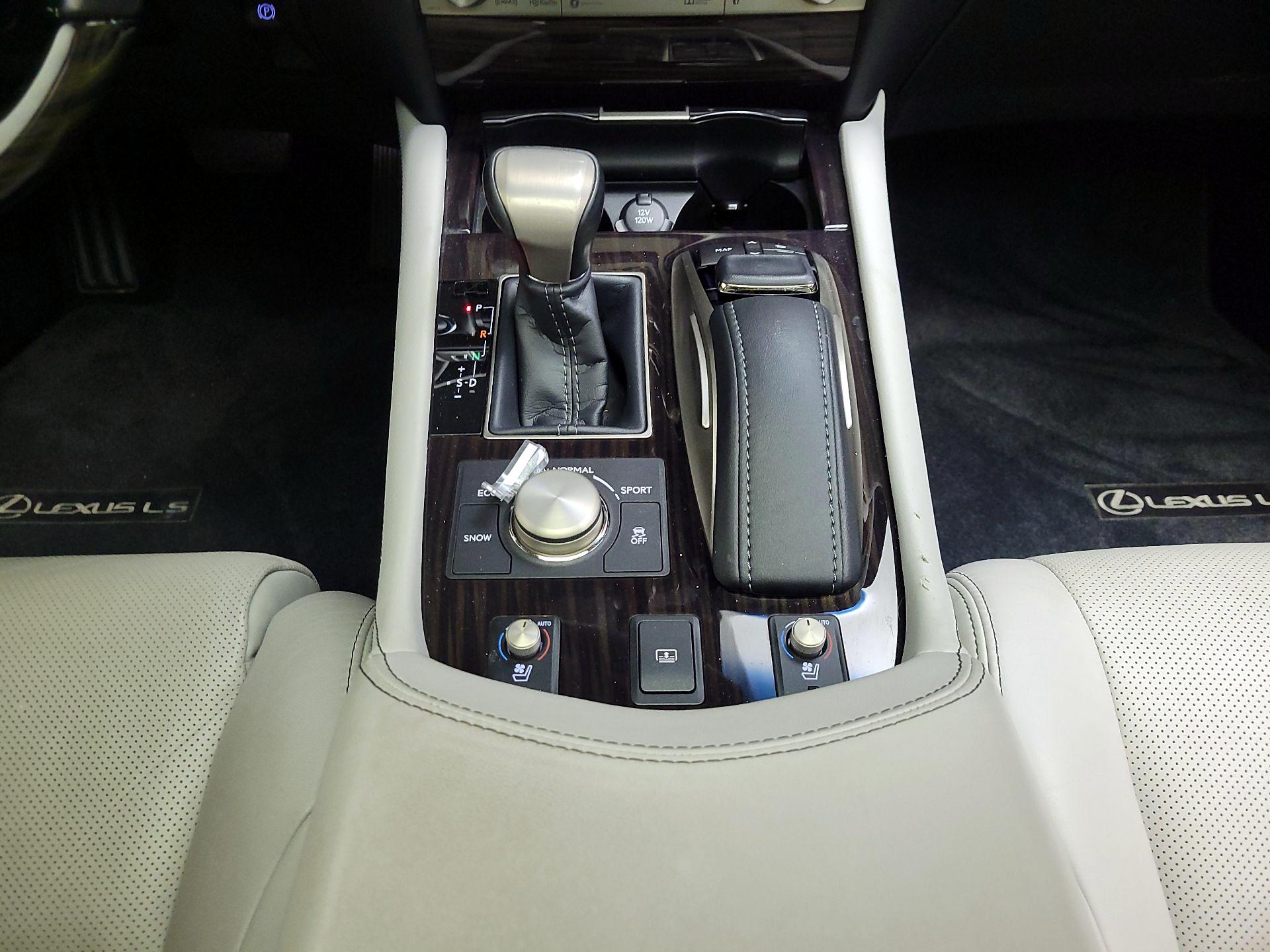 Thumbnail: 2017 Lexus LS - 18