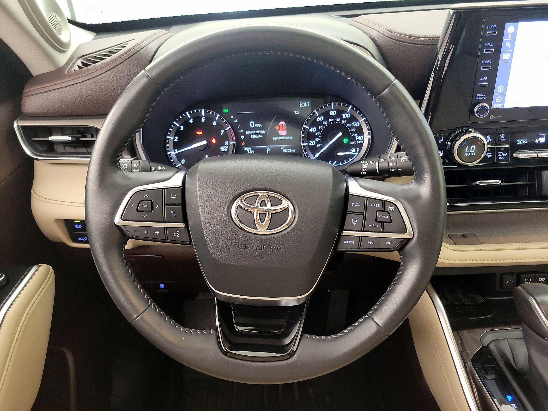 Thumbnail: 2020 Toyota Highlander - 10