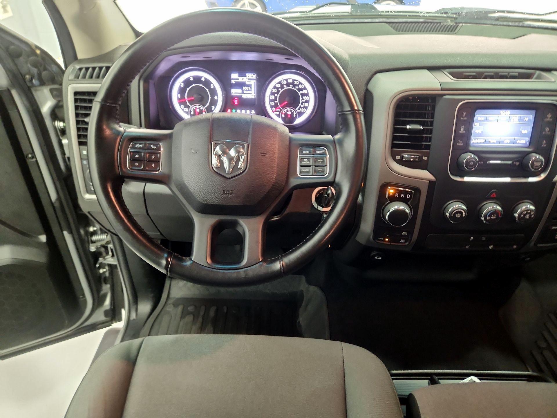 Thumbnail: 2021 RAM 1500 Classic - 10