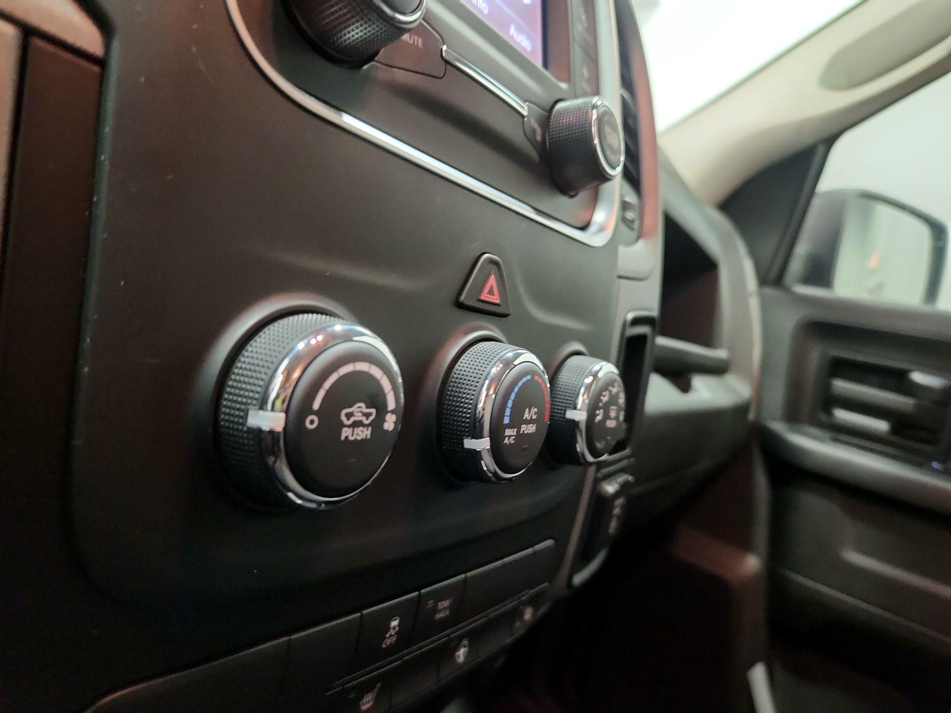 Thumbnail: 2021 RAM 1500 Classic - 16