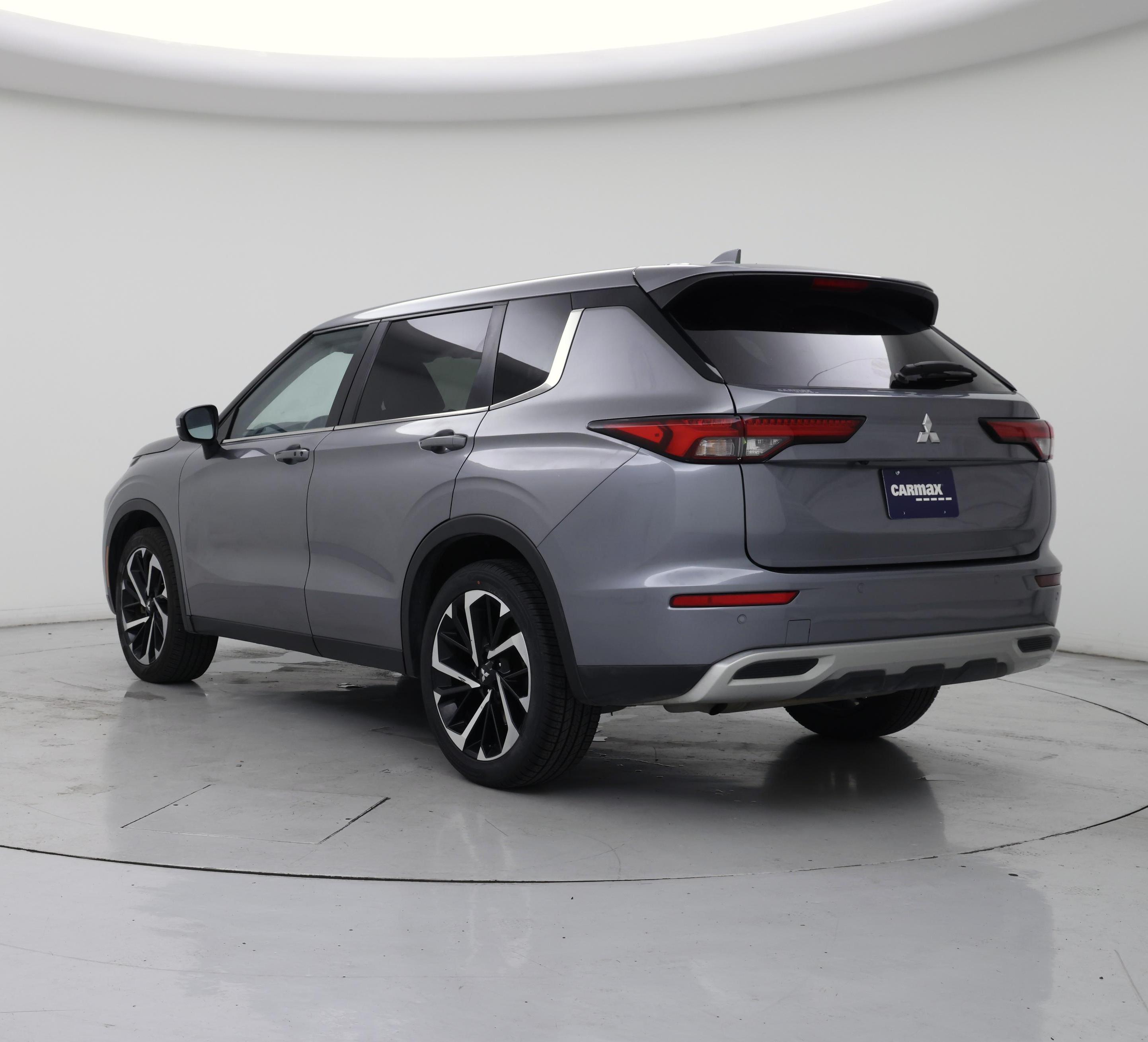 Thumbnail: 2024 Mitsubishi Outlander - 2