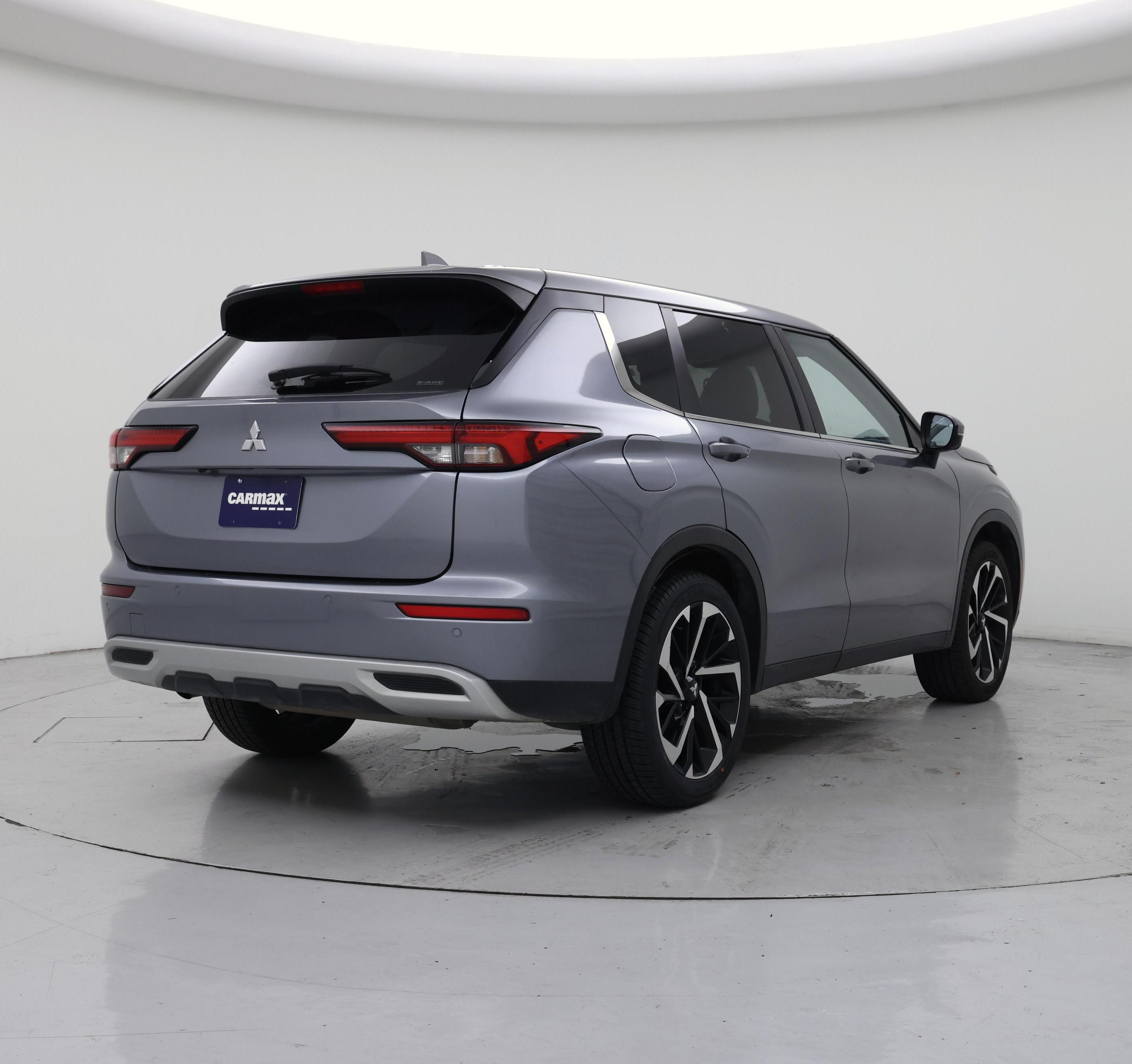 Thumbnail: 2024 Mitsubishi Outlander - 8