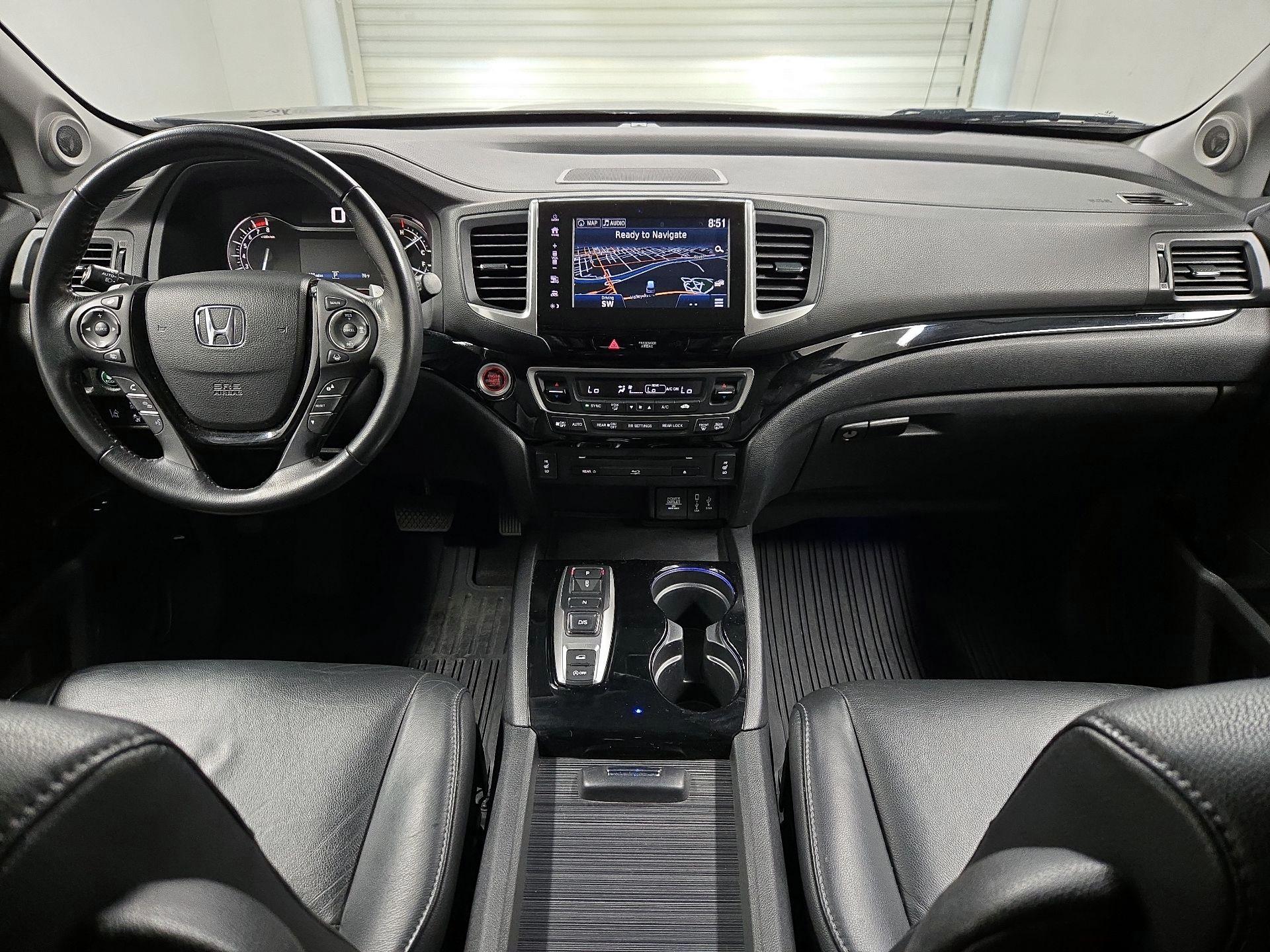 Thumbnail: 2017 Honda Pilot - 9