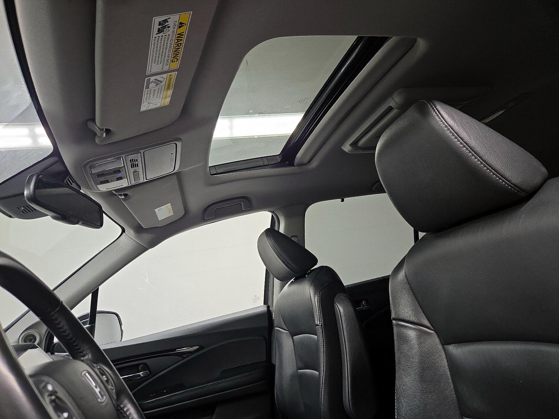 Thumbnail: 2017 Honda Pilot - 20