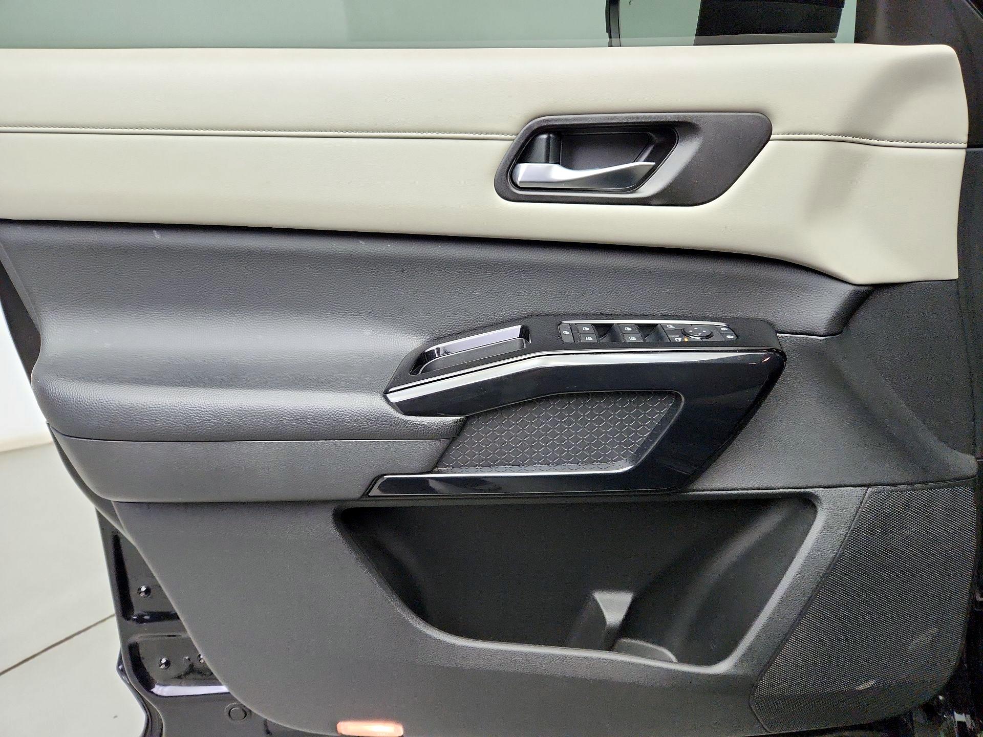 Thumbnail: 2022 Nissan Pathfinder - 12