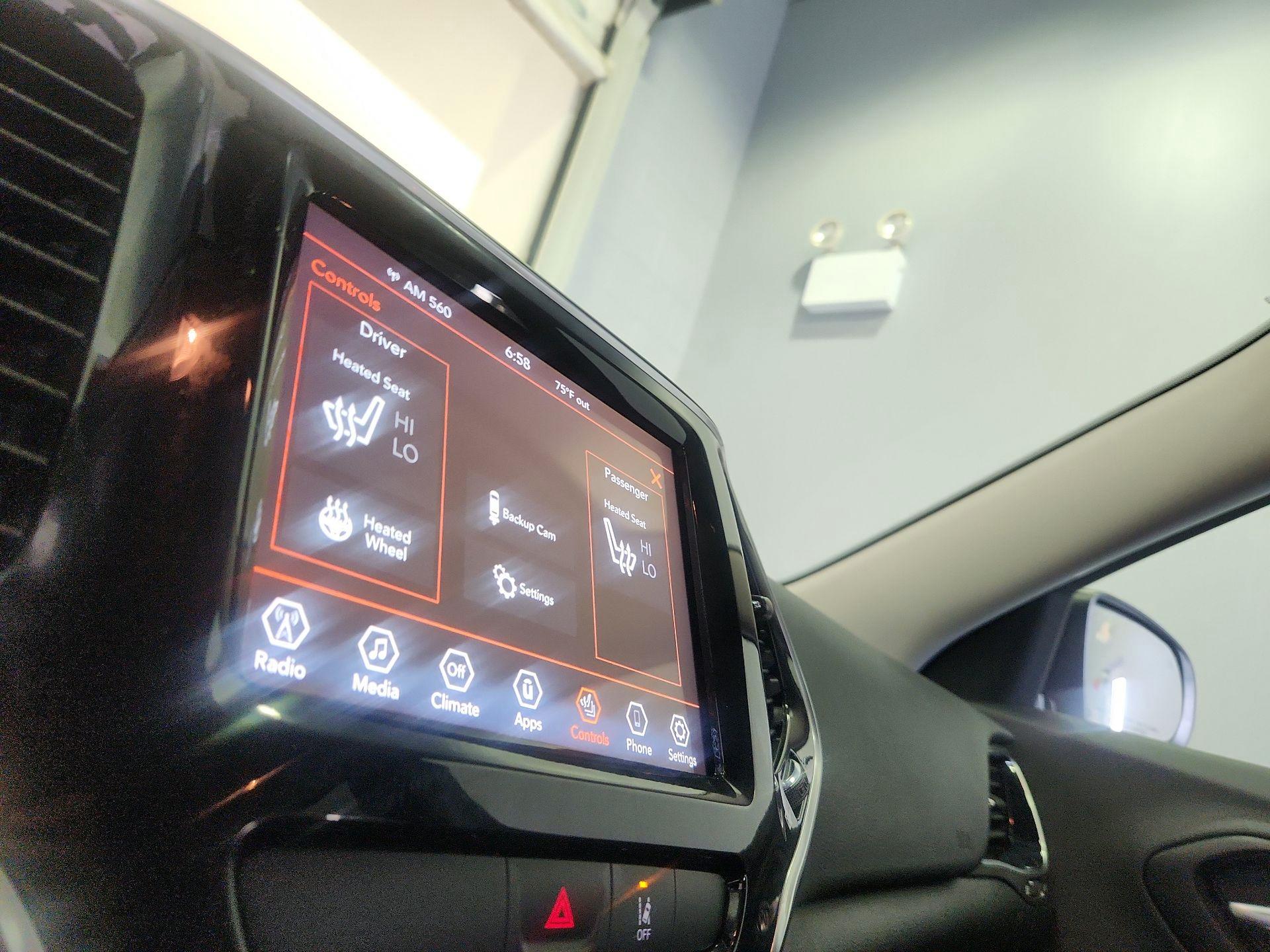 Thumbnail: 2022 Jeep Cherokee - 15