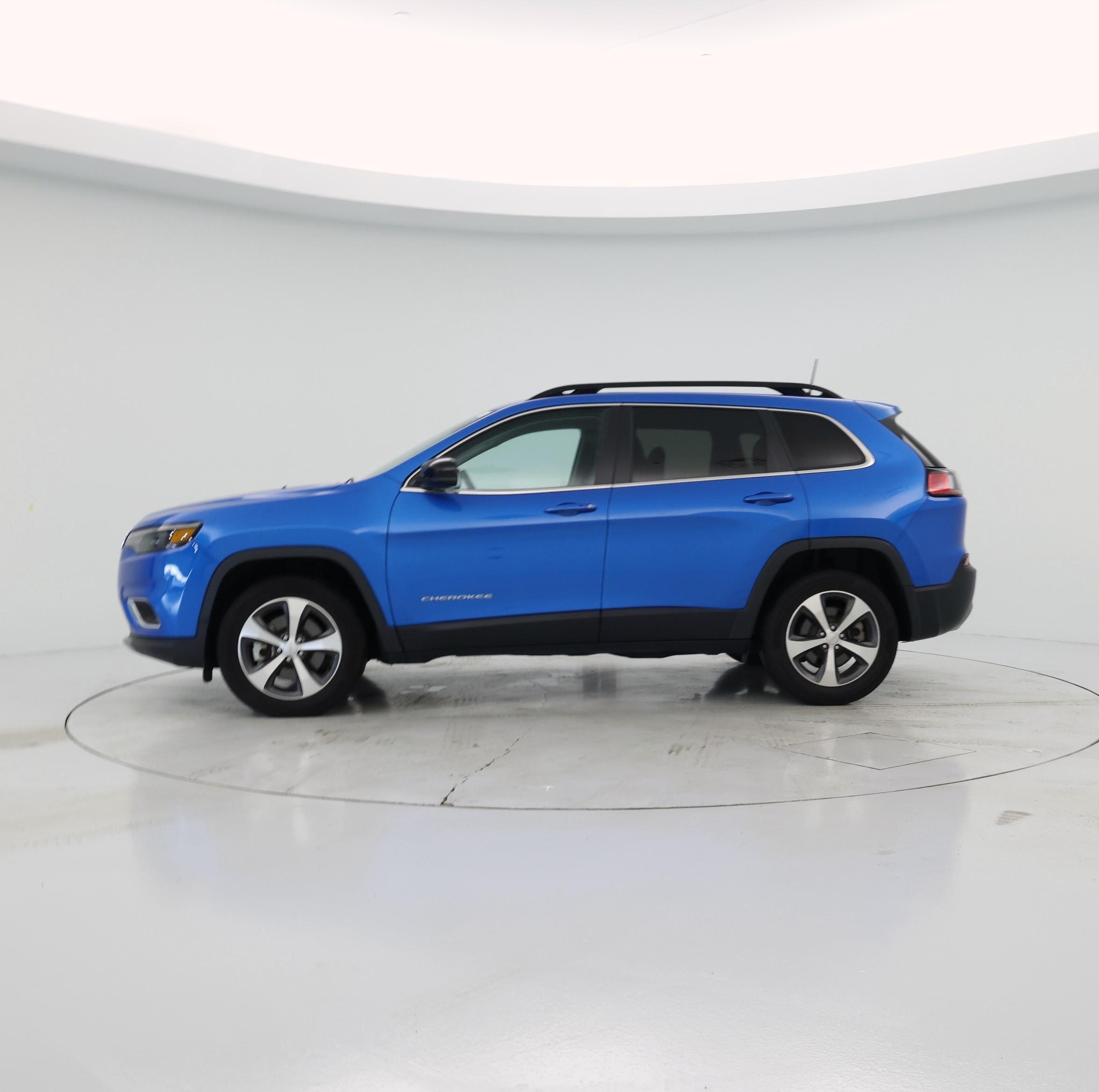 Thumbnail: 2022 Jeep Cherokee - 3