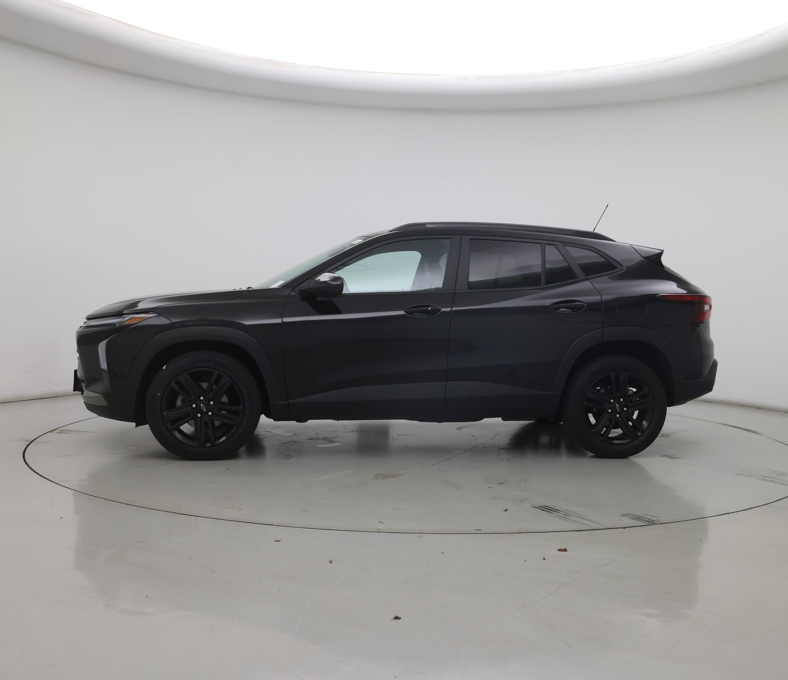 Thumbnail: 2025 Chevrolet Trax - 3
