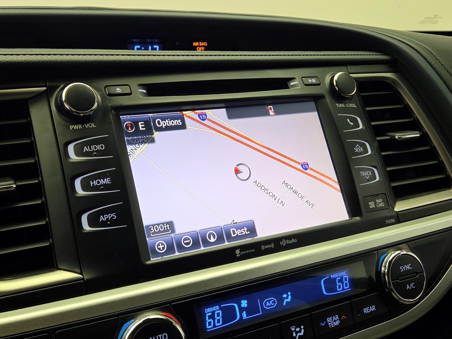 Thumbnail: 2019 Toyota Highlander - 12