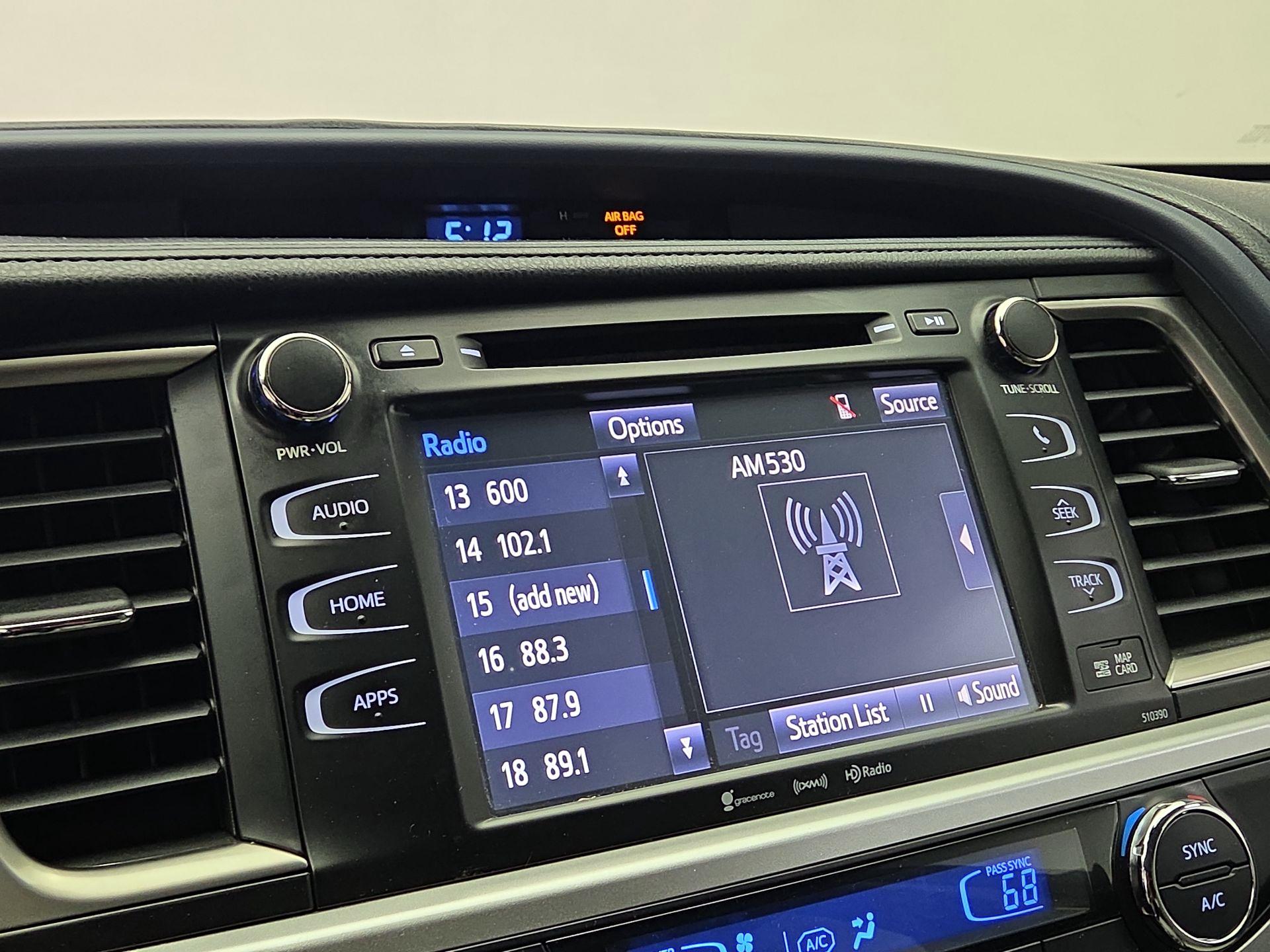 Thumbnail: 2019 Toyota Highlander - 14