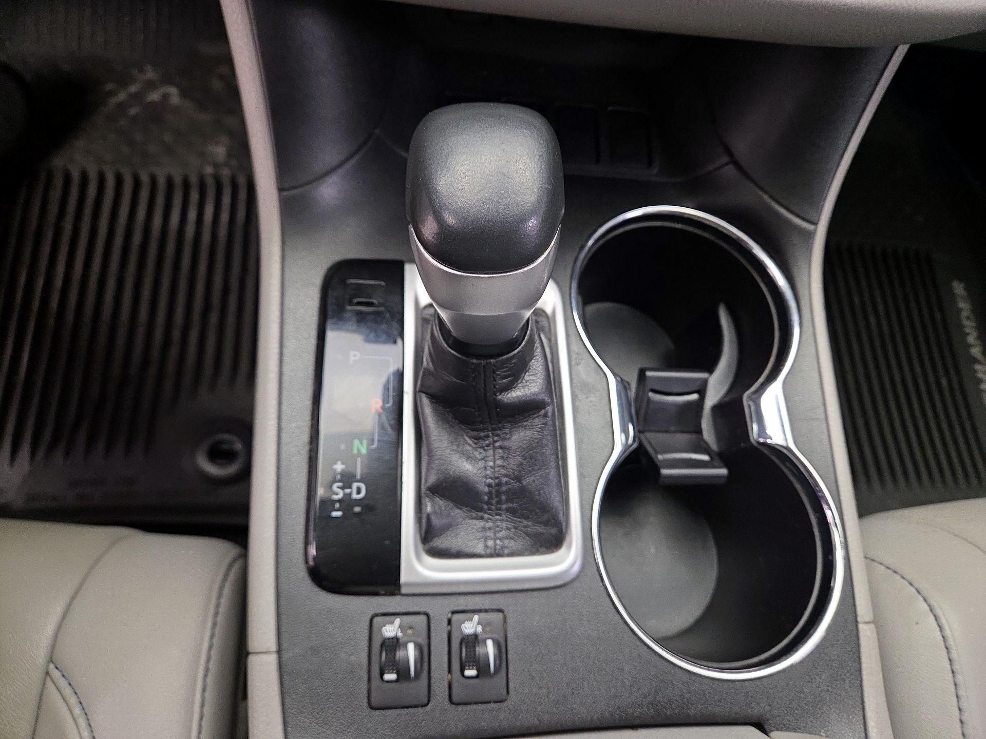 Thumbnail: 2019 Toyota Highlander - 16
