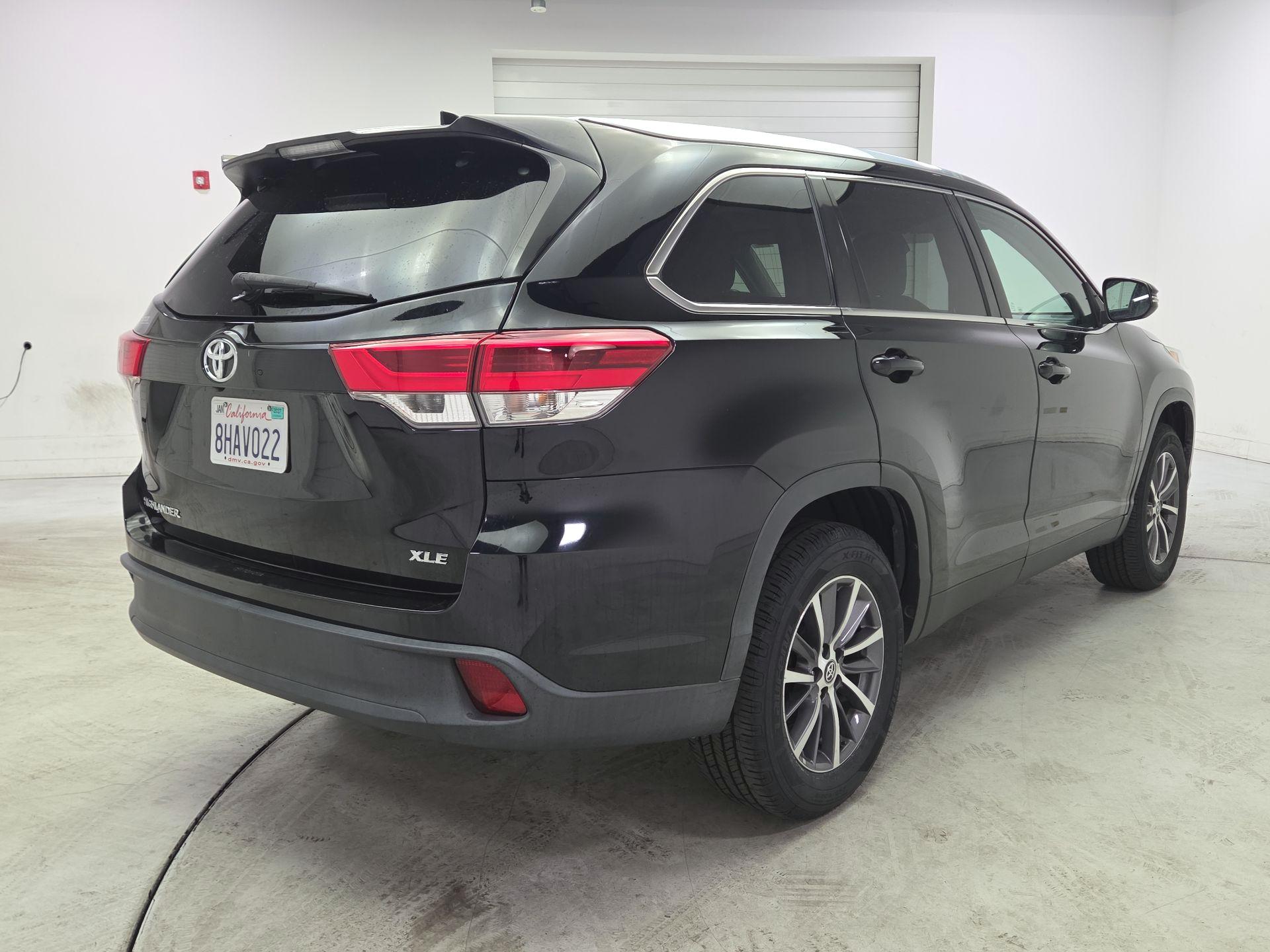 Thumbnail: 2019 Toyota Highlander - 5