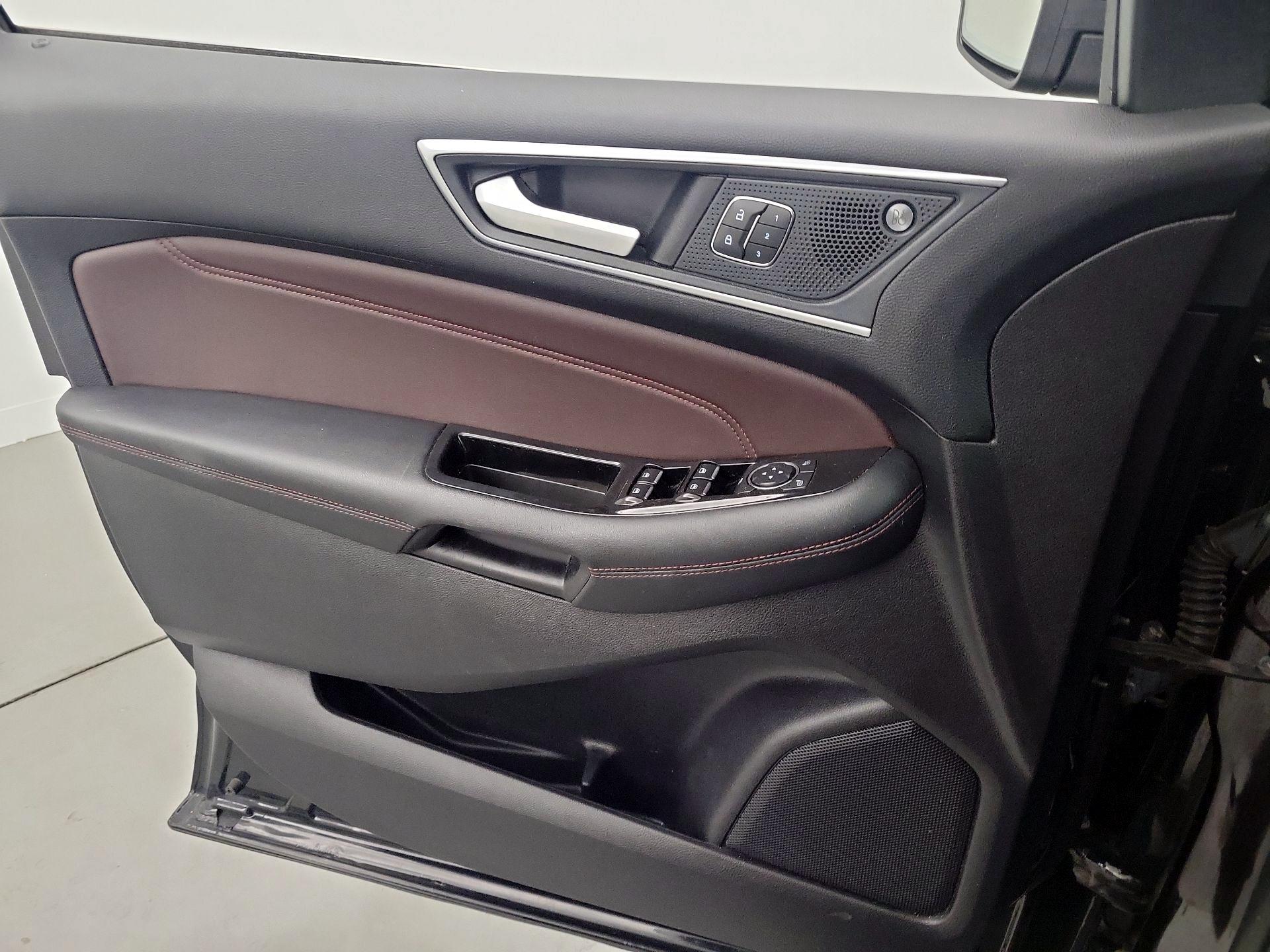Thumbnail: 2020 Ford Edge - 12