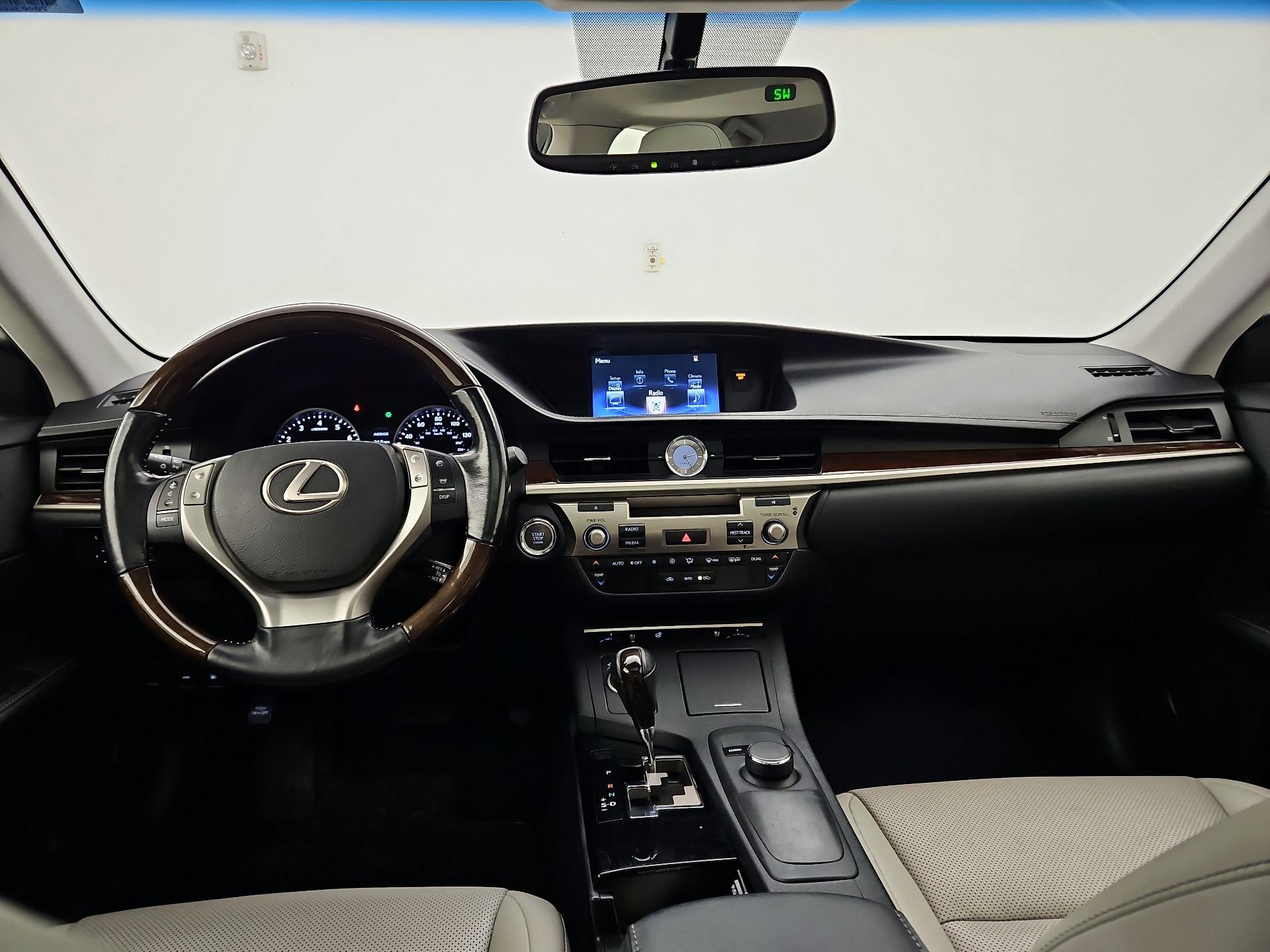 Thumbnail: 2015 Lexus ES - 9