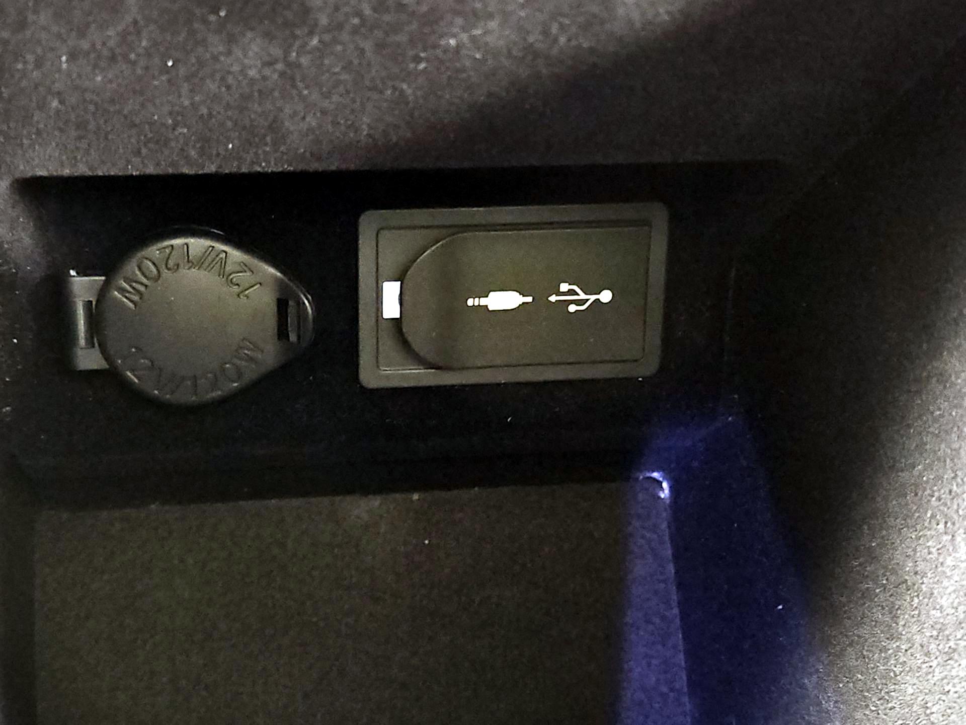 Thumbnail: 2015 Lexus ES - 18