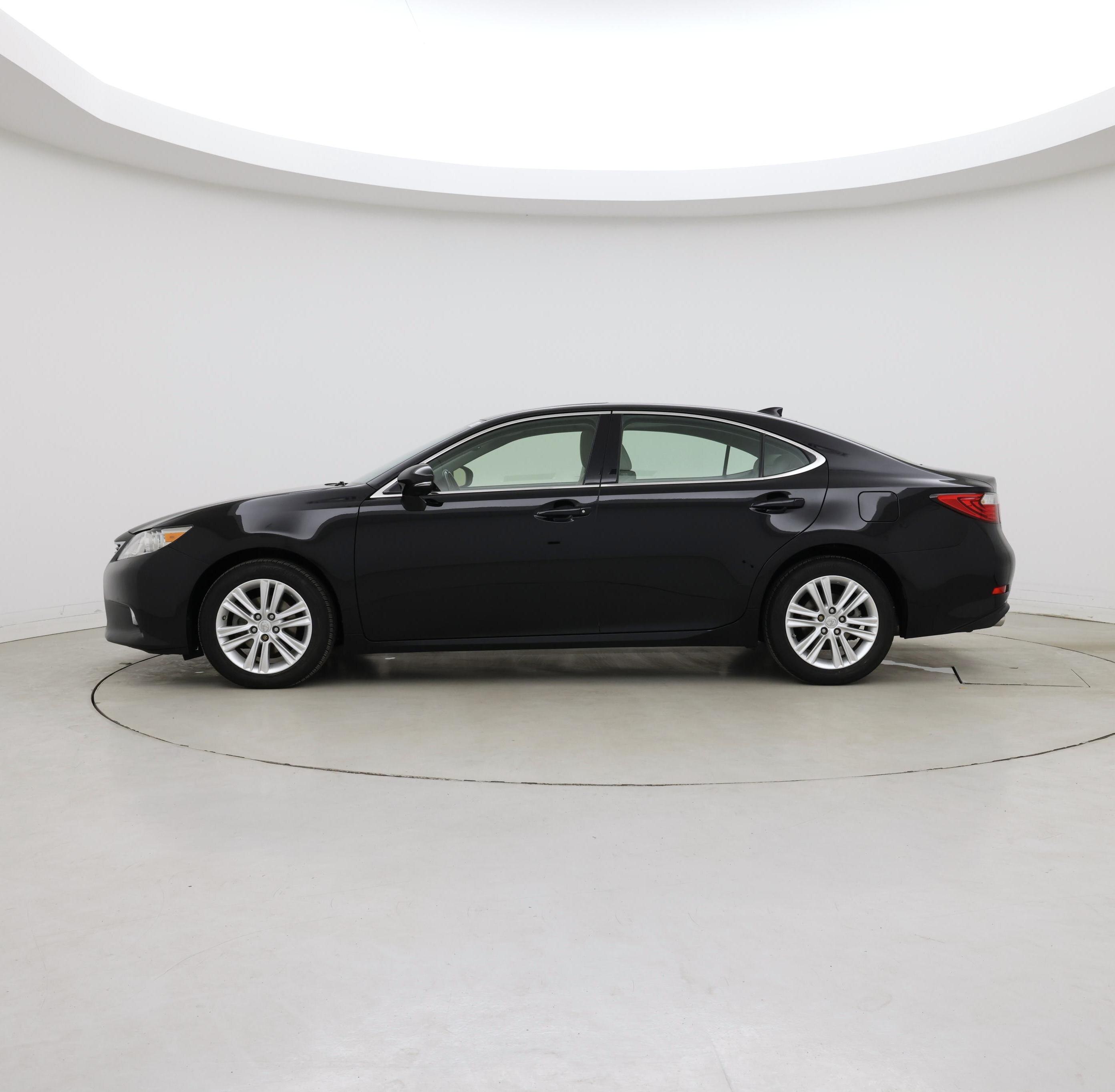 Thumbnail: 2015 Lexus ES - 3