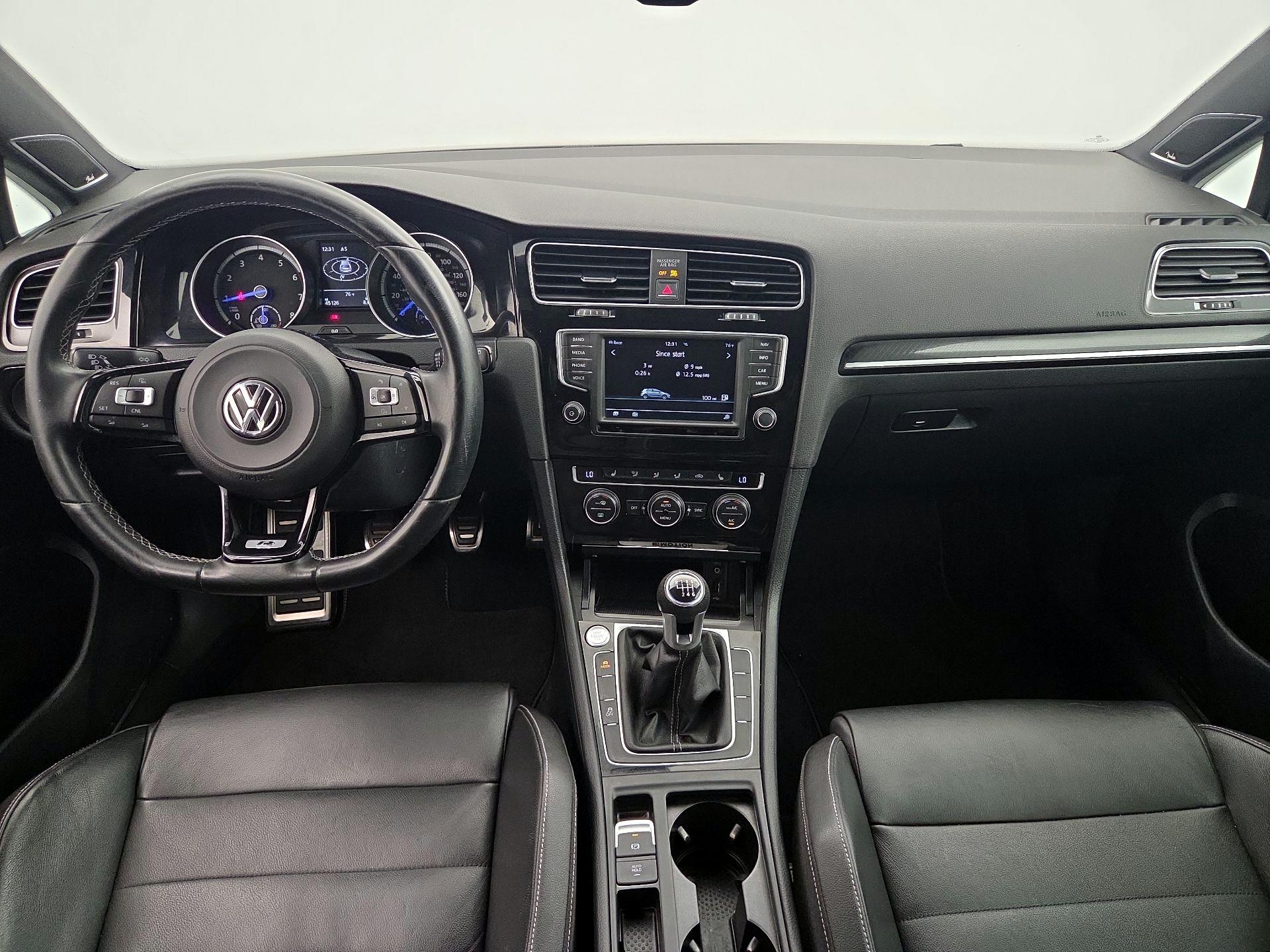 Thumbnail: 2016 Volkswagen Golf - 9