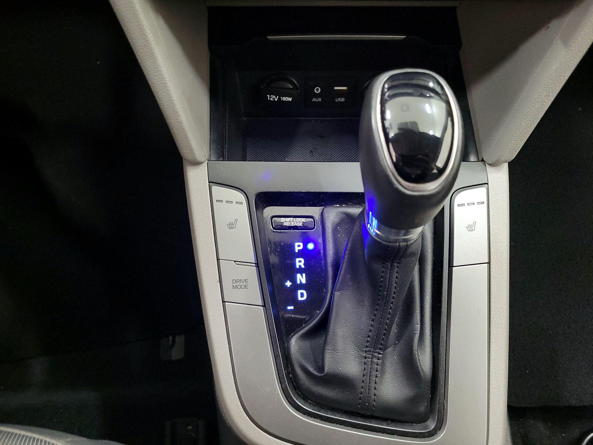 Thumbnail: 2018 Hyundai Elantra - 15