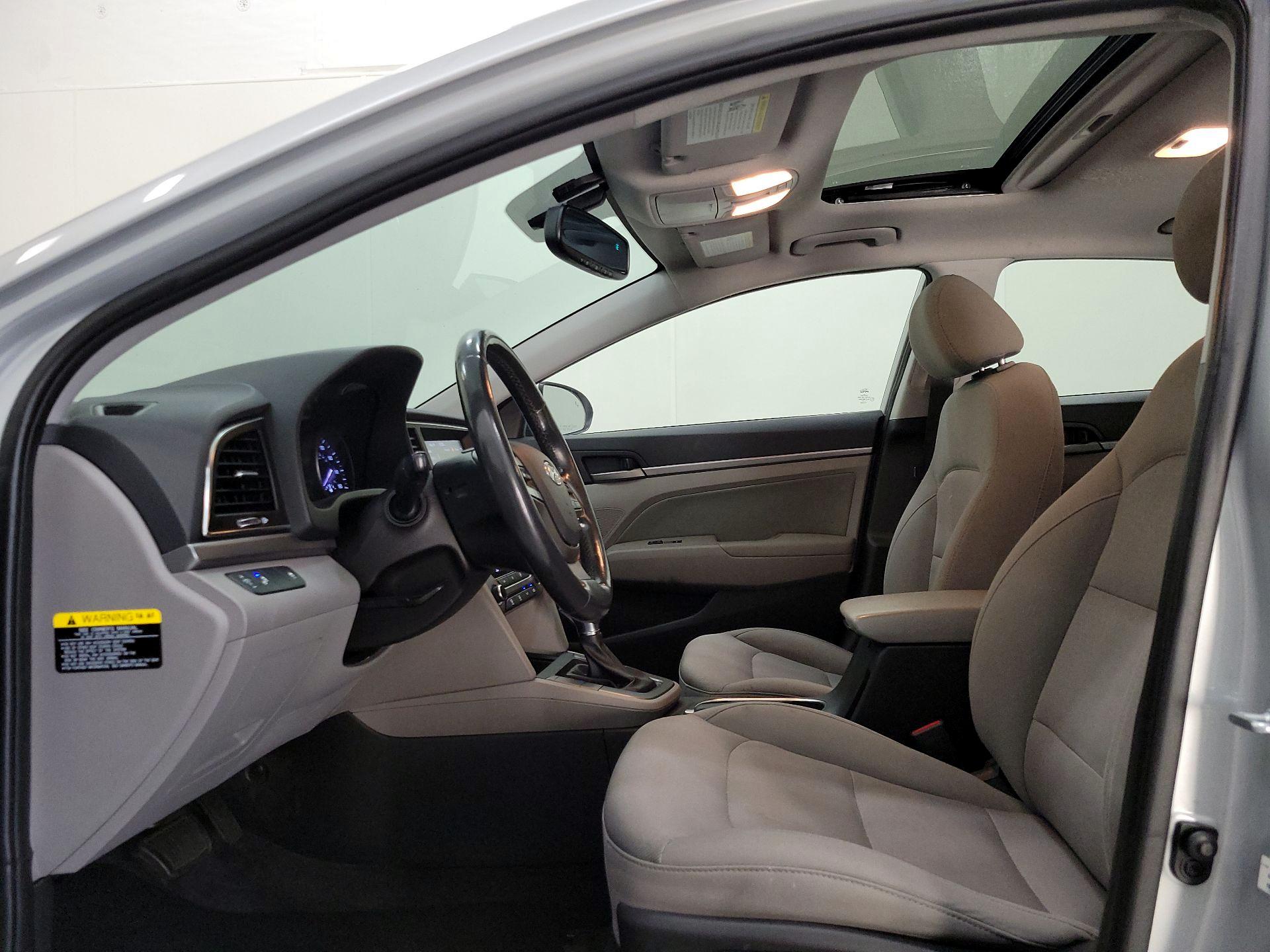 Thumbnail: 2018 Hyundai Elantra - 17