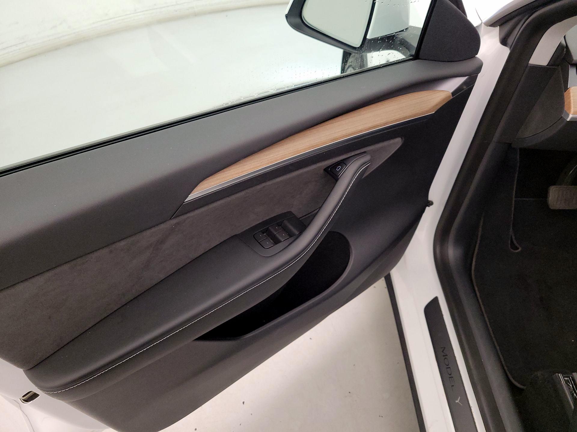 Thumbnail: 2023 Tesla Model Y - 12