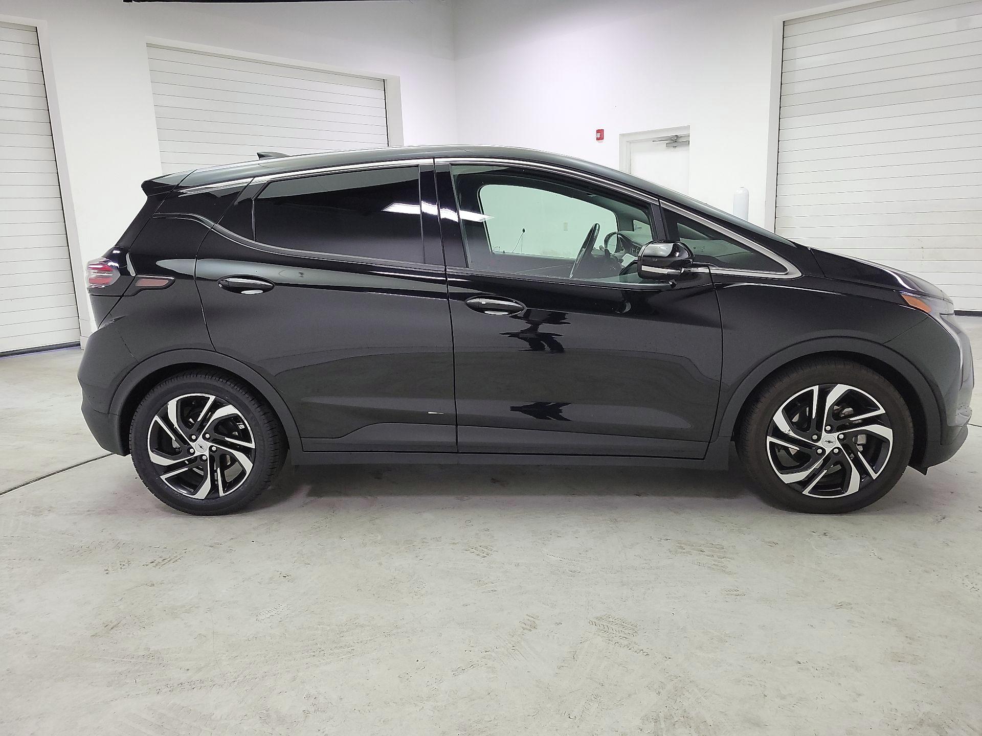 Thumbnail: 2022 Chevrolet Bolt EV - 4