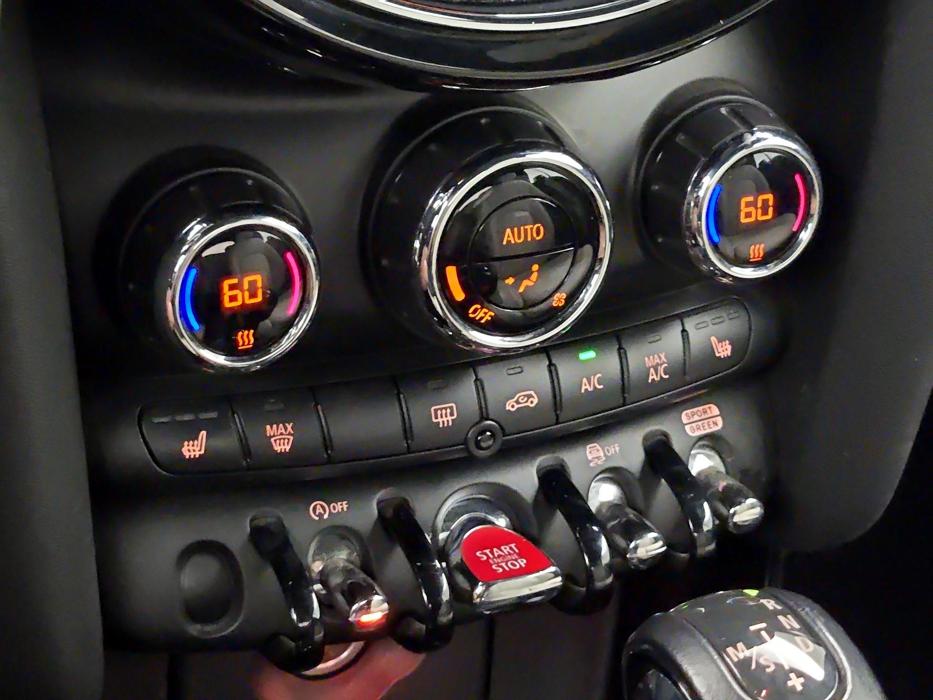 Thumbnail: 2019 MINI Cooper - 17