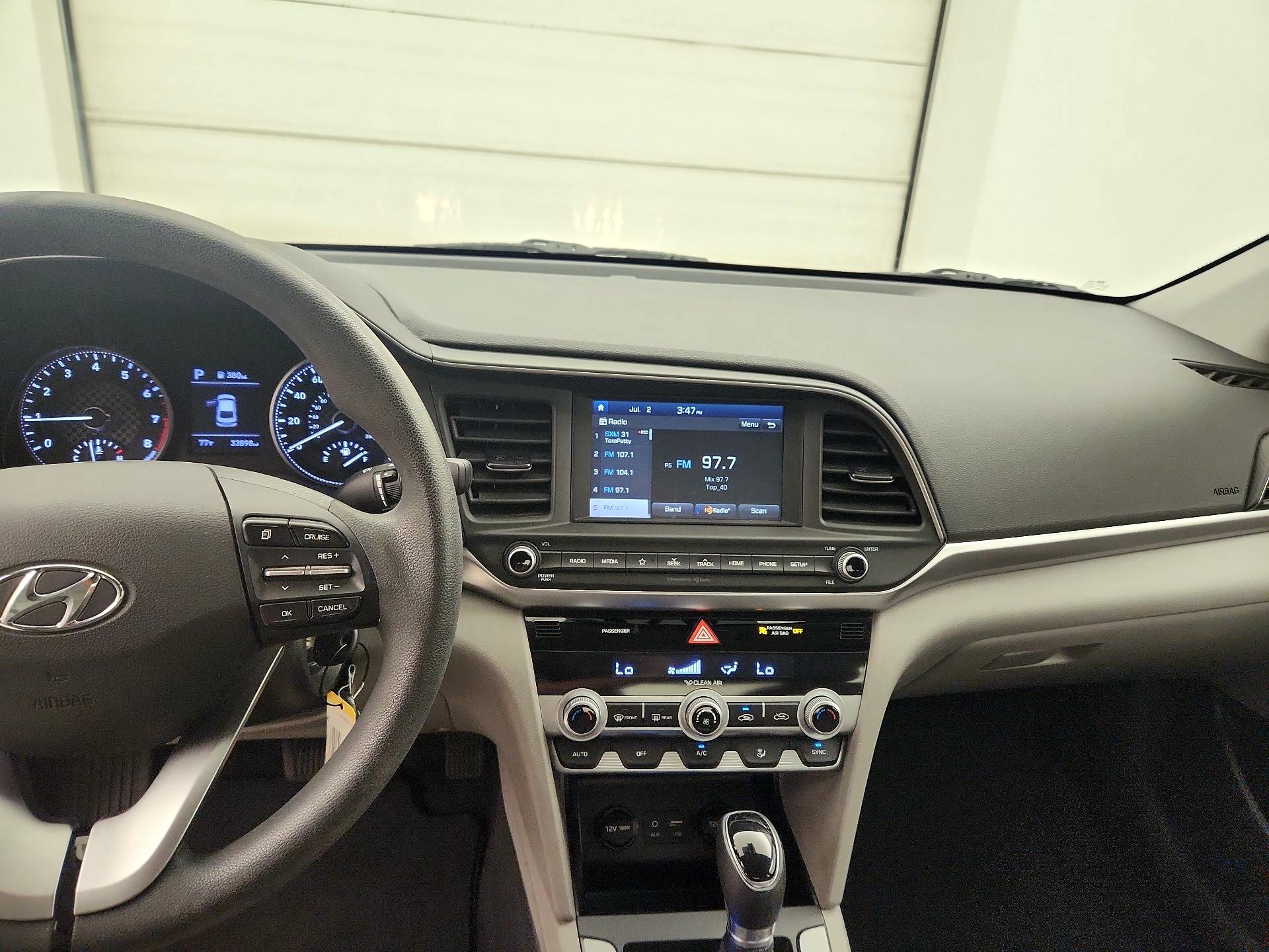 Thumbnail: 2020 Hyundai Elantra - 9