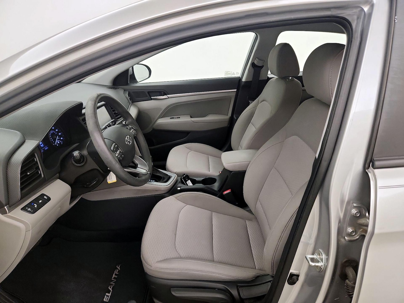 2020 Hyundai Elantra SEL - Photo 12