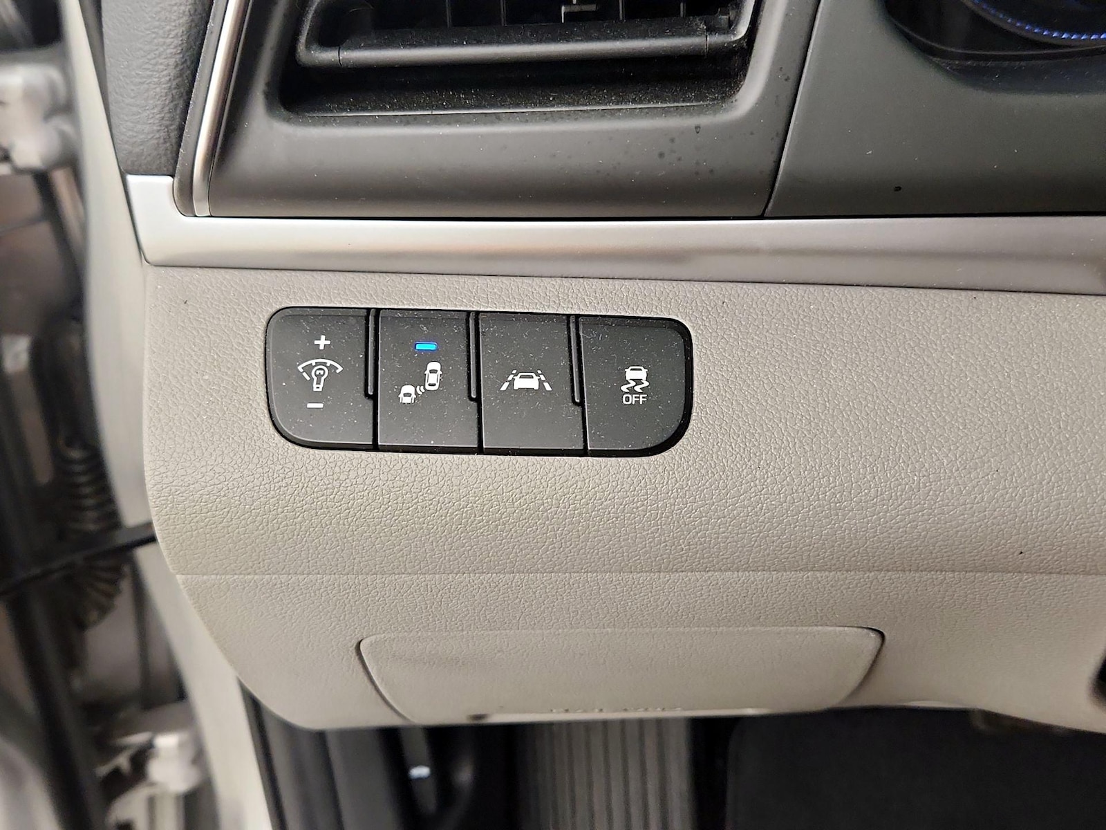 2020 Hyundai Elantra SEL - Photo 14