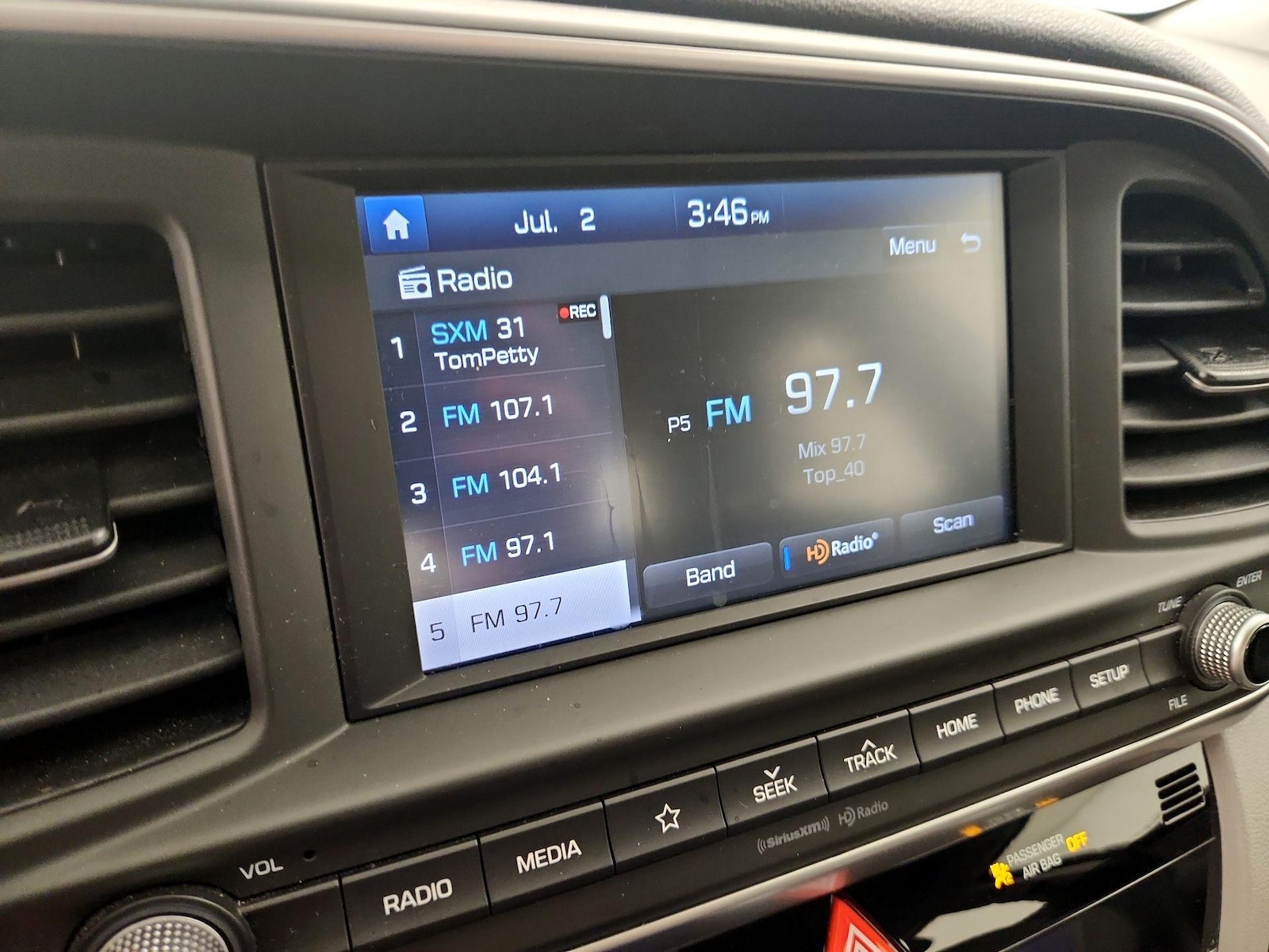 2020 Hyundai Elantra SEL - Photo 16