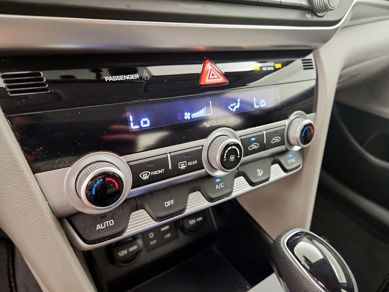 2020 Hyundai Elantra SEL - Photo 17