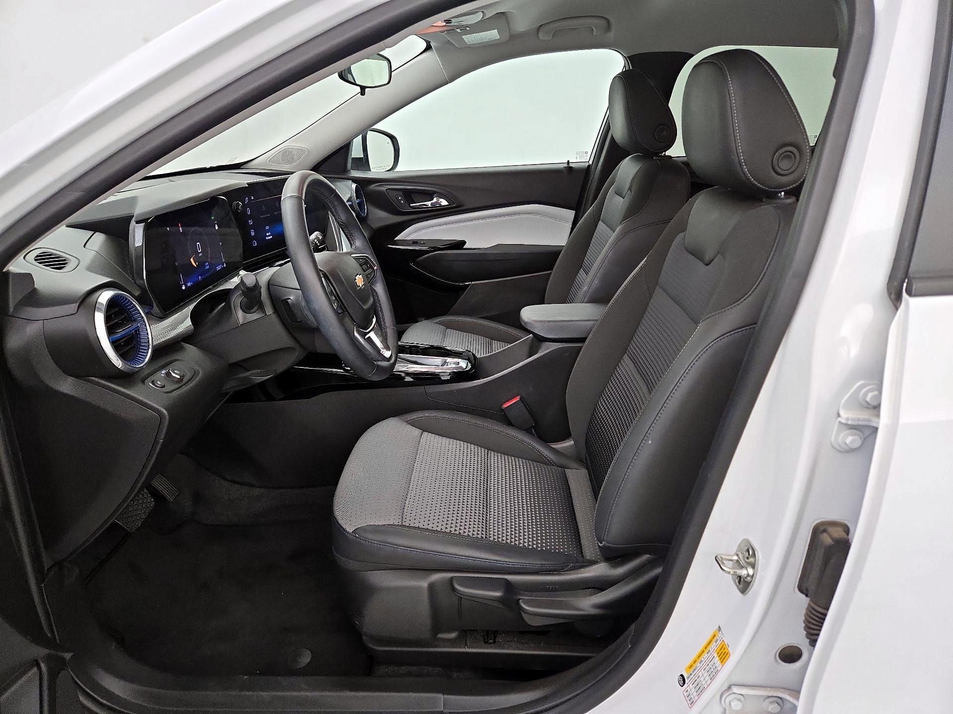 Thumbnail: 2025 Chevrolet Trax - 11