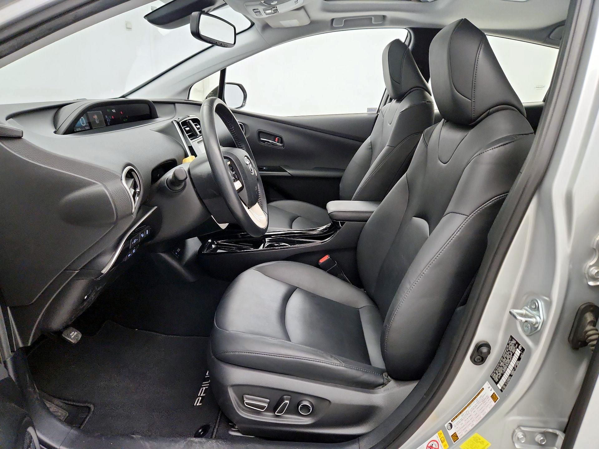 Thumbnail: 2017 Toyota Prius - 11