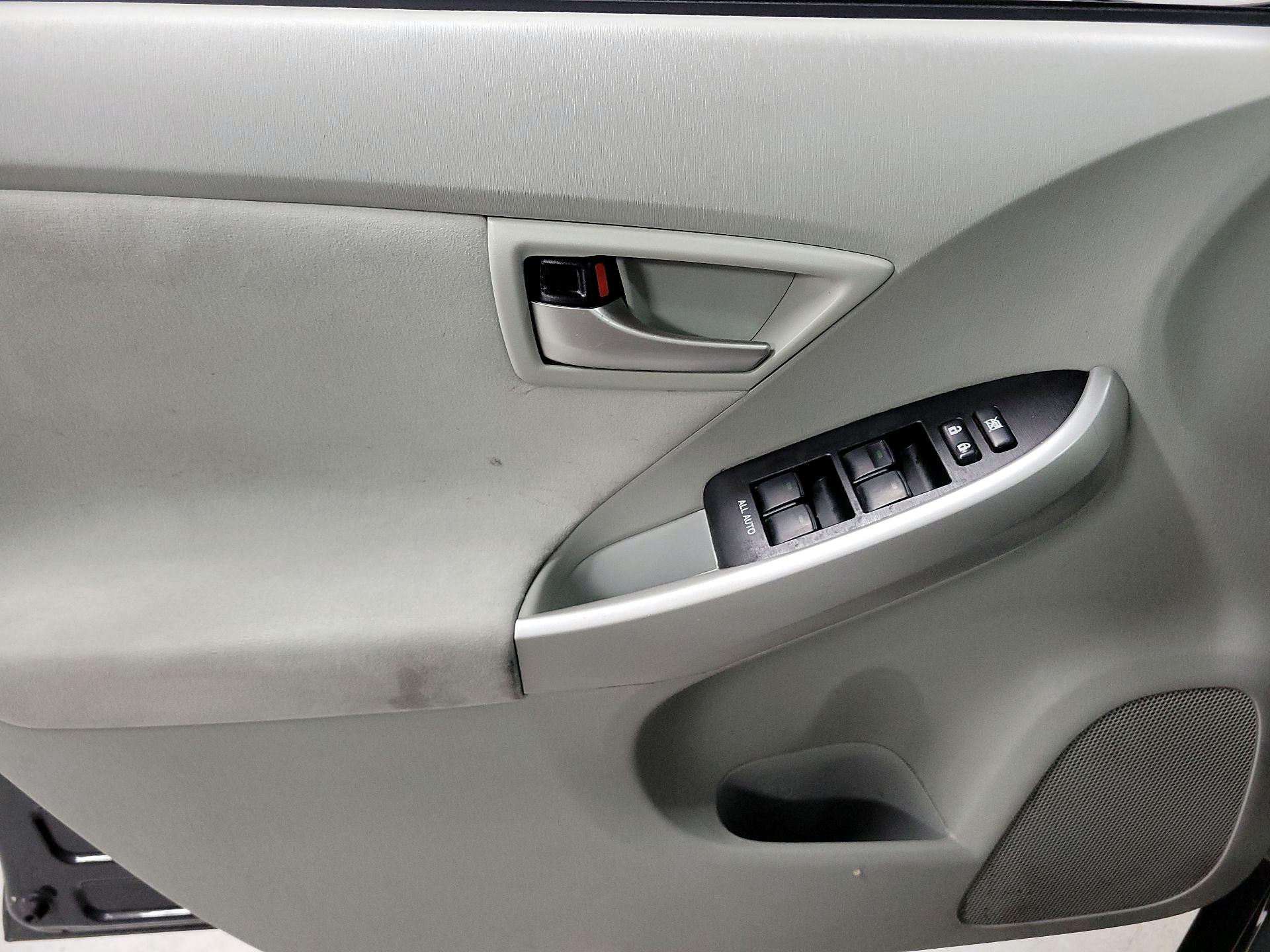 Thumbnail: 2014 Toyota Prius - 10