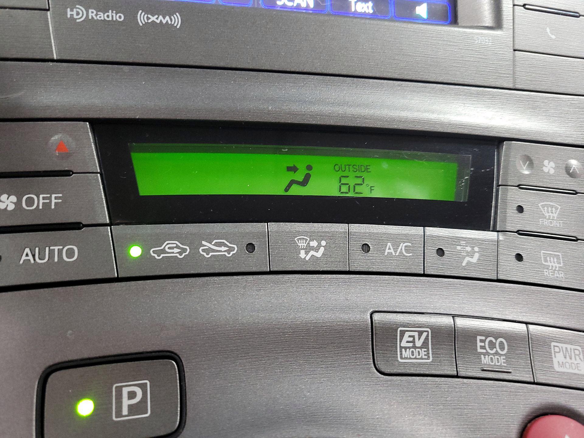 Thumbnail: 2014 Toyota Prius - 12