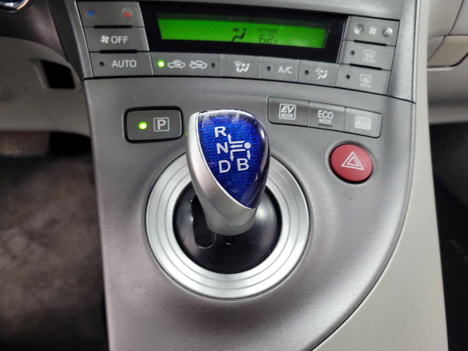 Thumbnail: 2014 Toyota Prius - 13