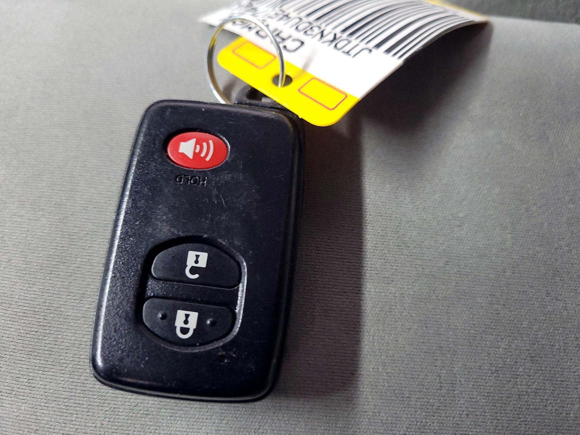 Thumbnail: 2014 Toyota Prius - 17