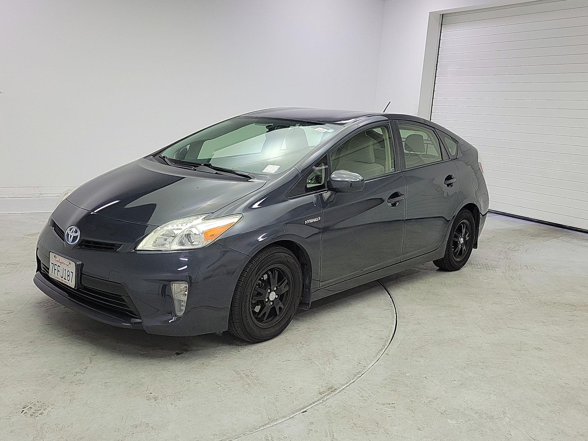 Thumbnail: 2014 Toyota Prius - 3